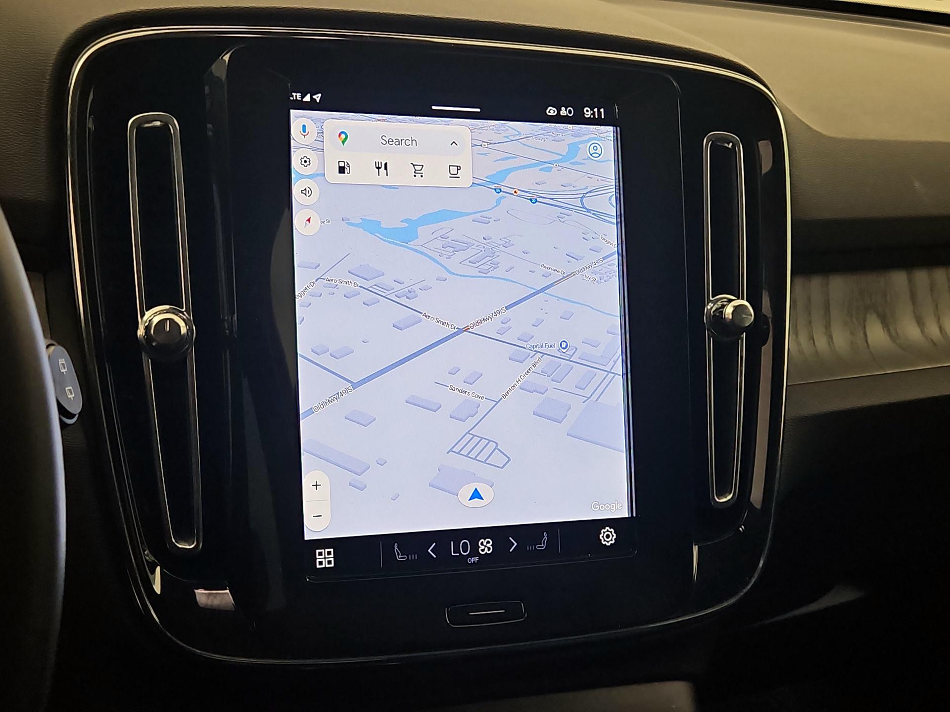 Thumbnail: 2025 Volvo XC40 - 14