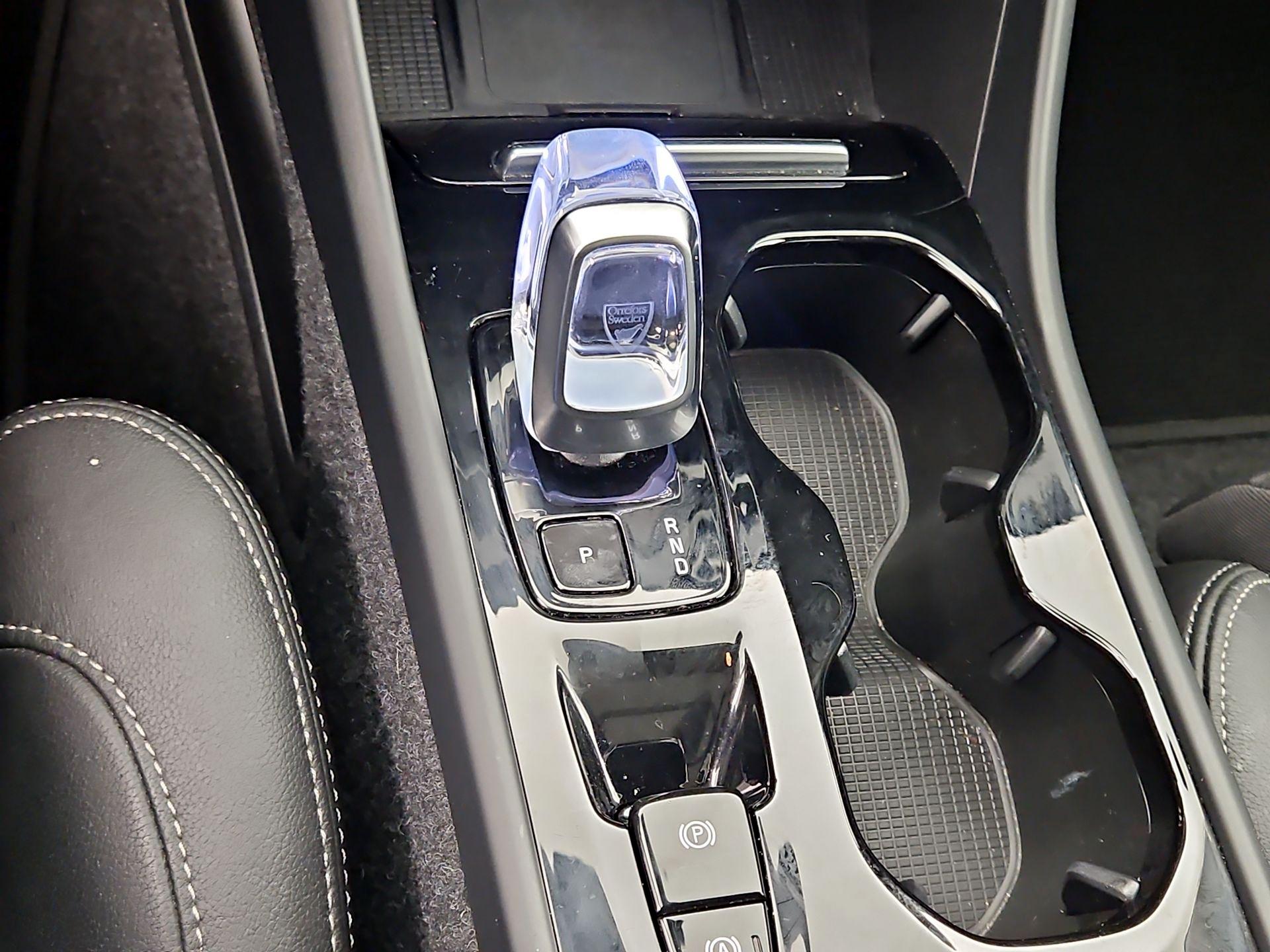 Thumbnail: 2025 Volvo XC40 - 18