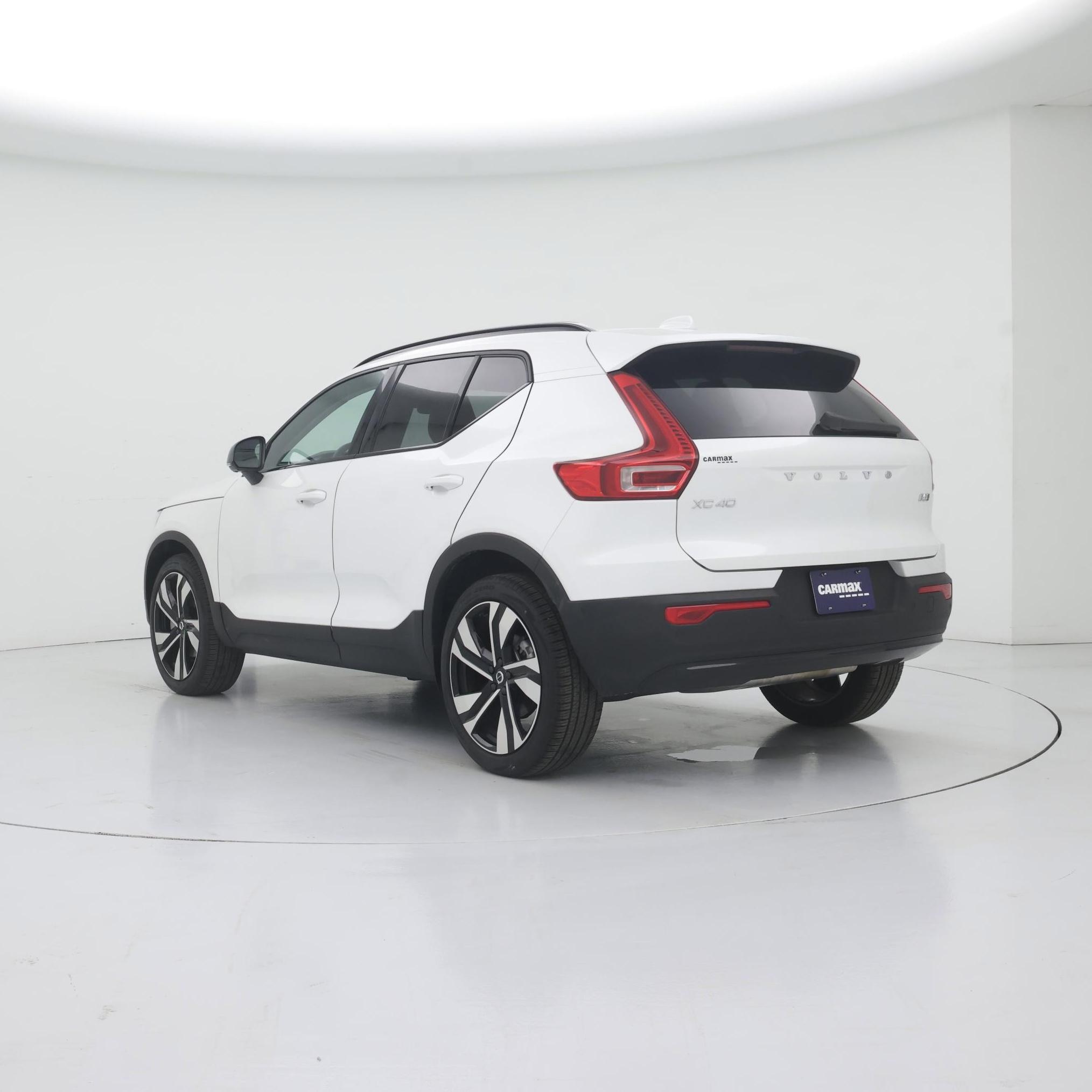 Thumbnail: 2025 Volvo XC40 - 2