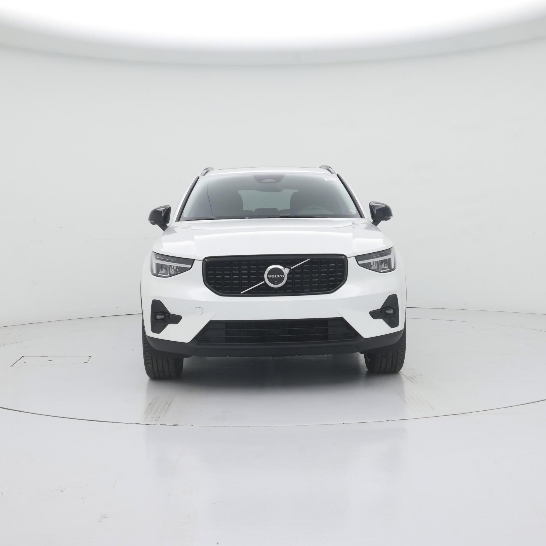 Thumbnail: 2025 Volvo XC40 - 5