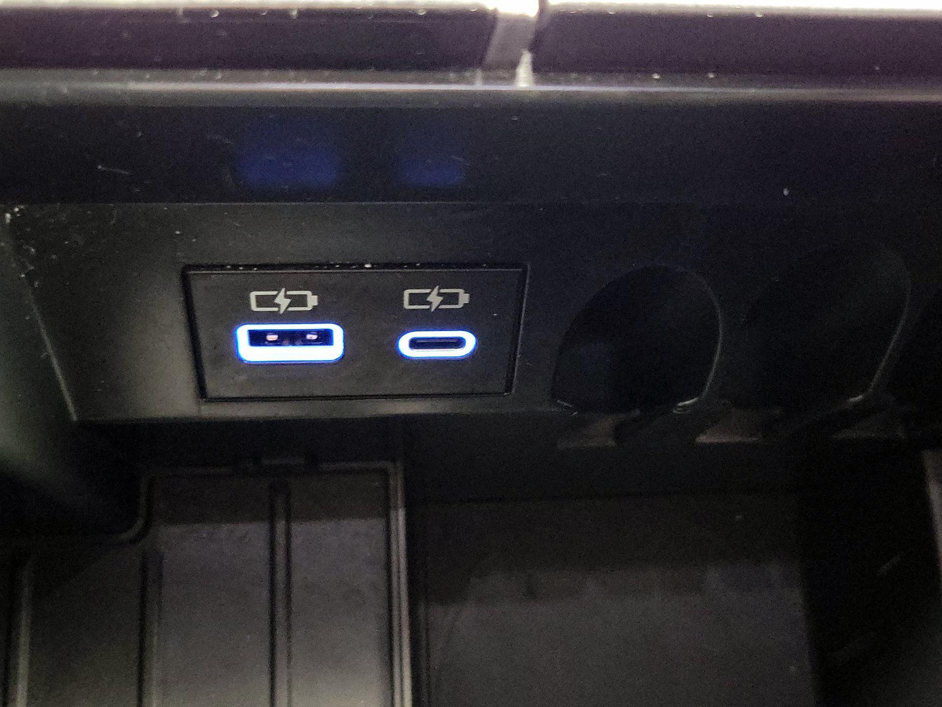 Thumbnail: 2023 Toyota Tundra - 18