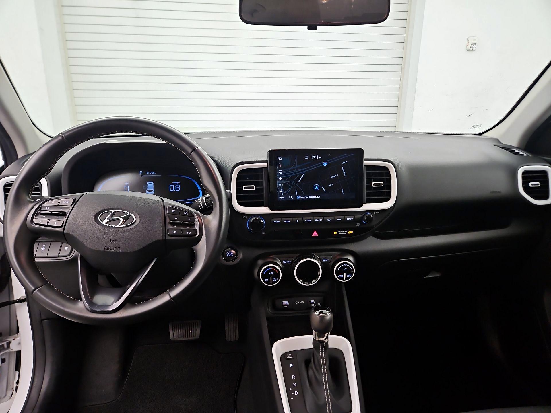 Thumbnail: 2023 Hyundai Venue - 9