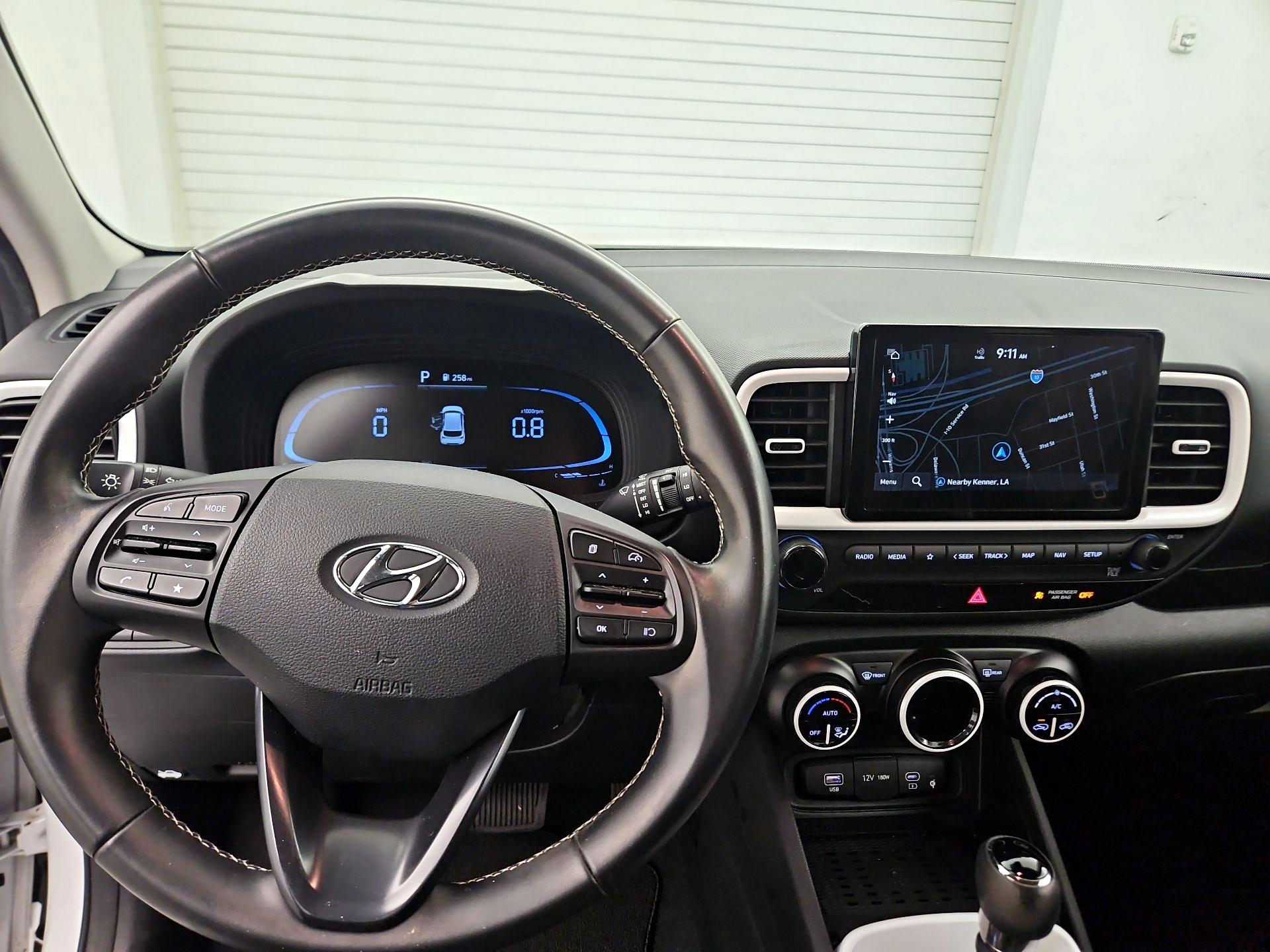 Thumbnail: 2023 Hyundai Venue - 10