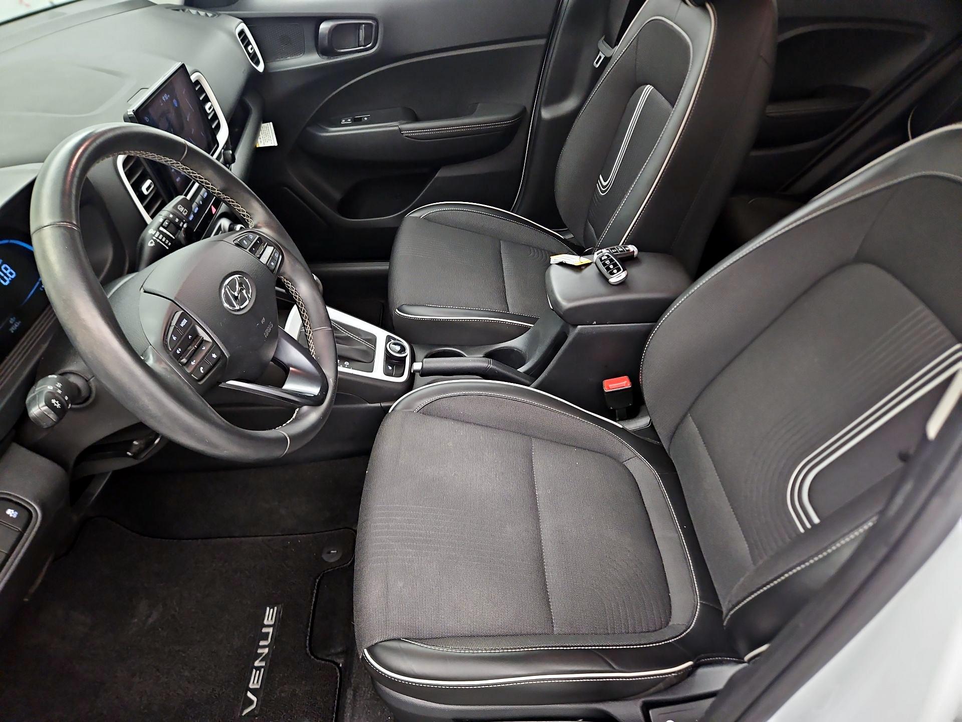 Thumbnail: 2023 Hyundai Venue - 11