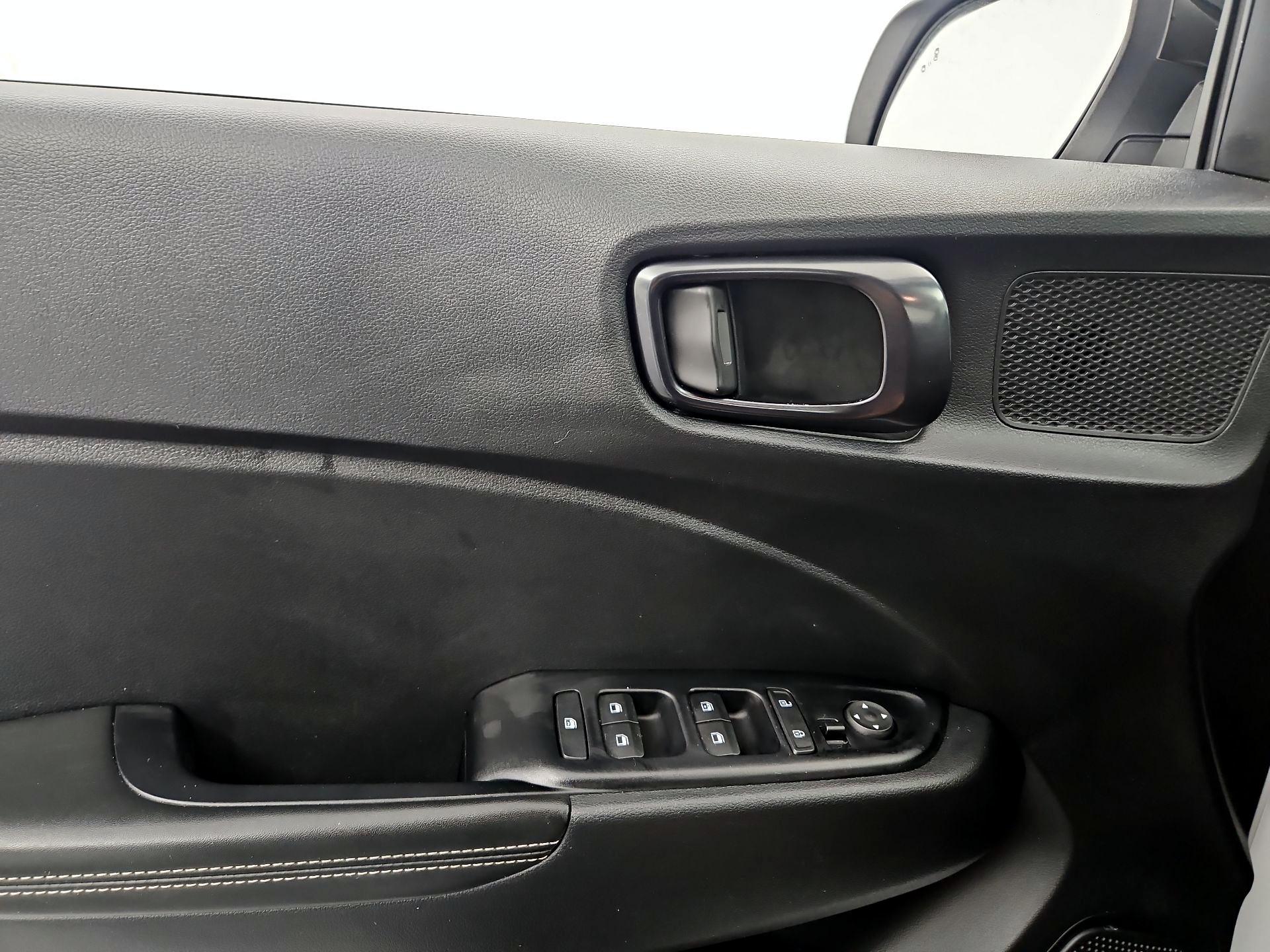 Thumbnail: 2023 Hyundai Venue - 12