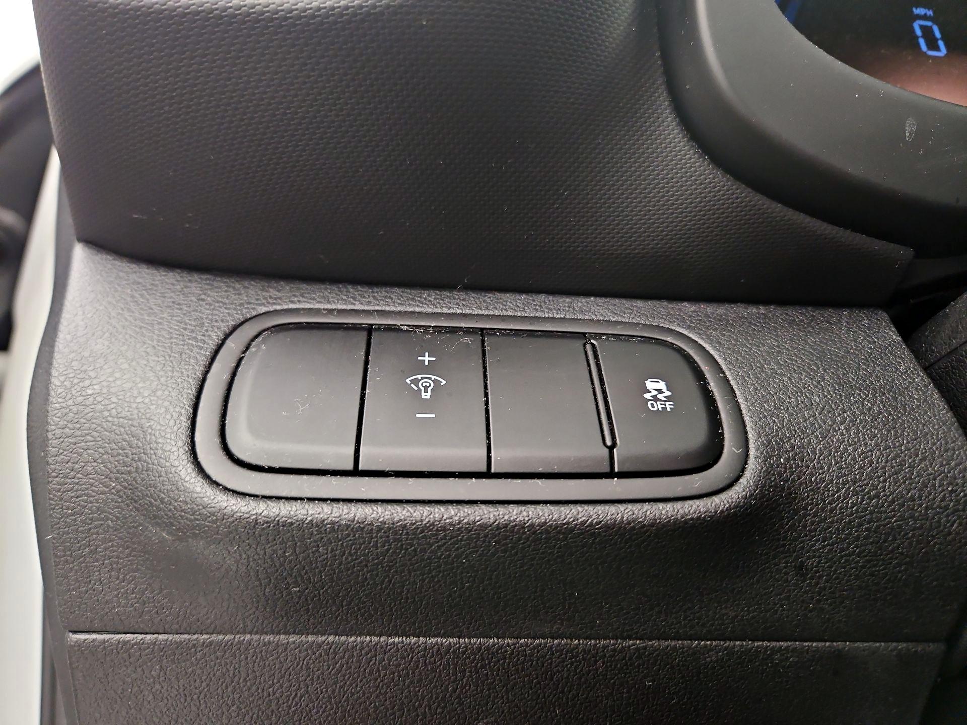 Thumbnail: 2023 Hyundai Venue - 13