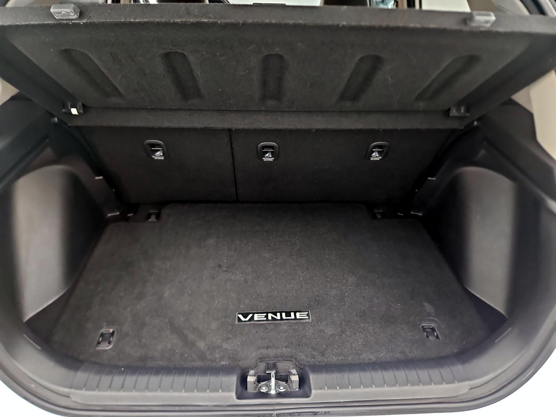 Thumbnail: 2023 Hyundai Venue - 19