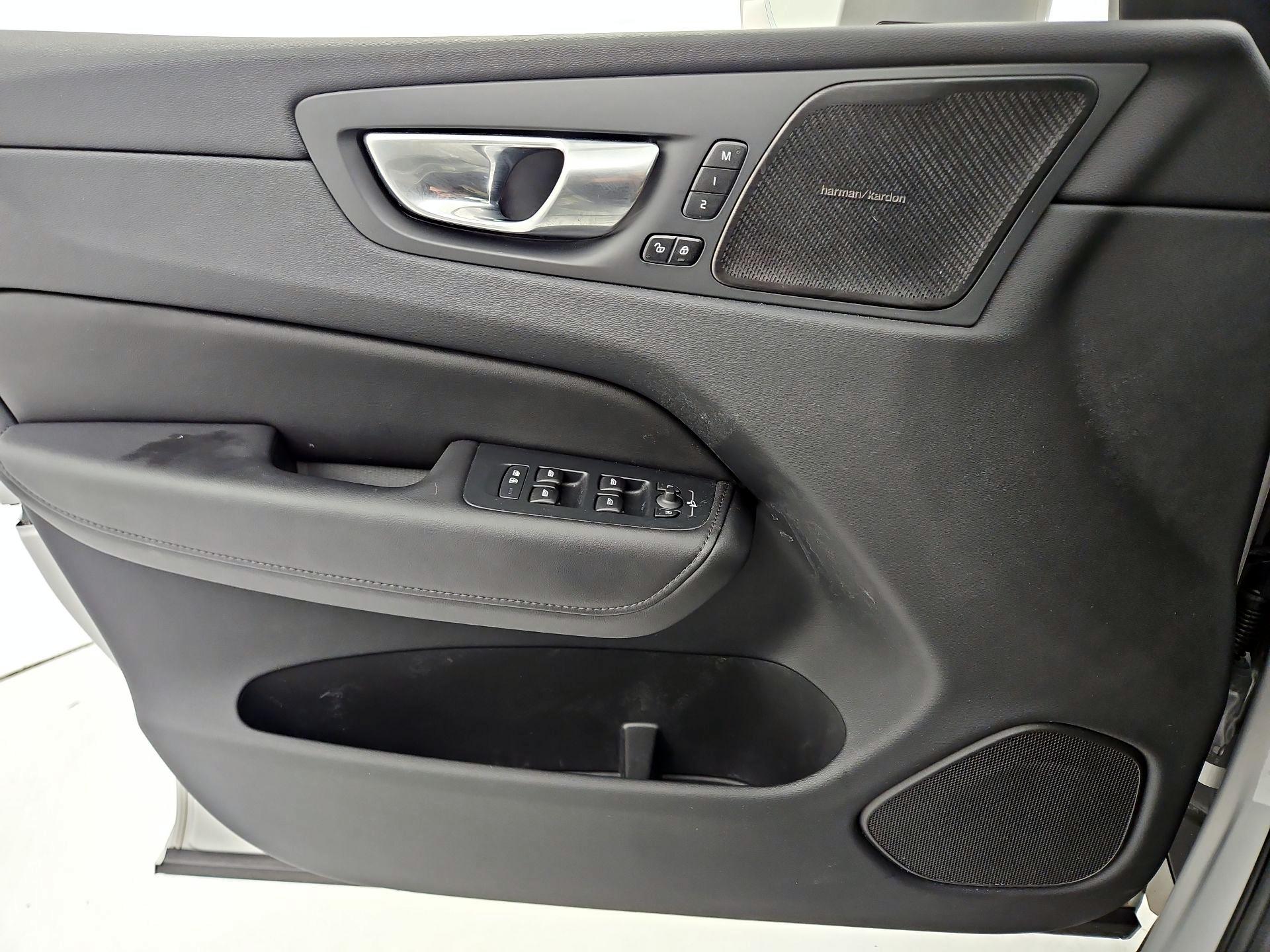 Thumbnail: 2023 Volvo XC60 - 12