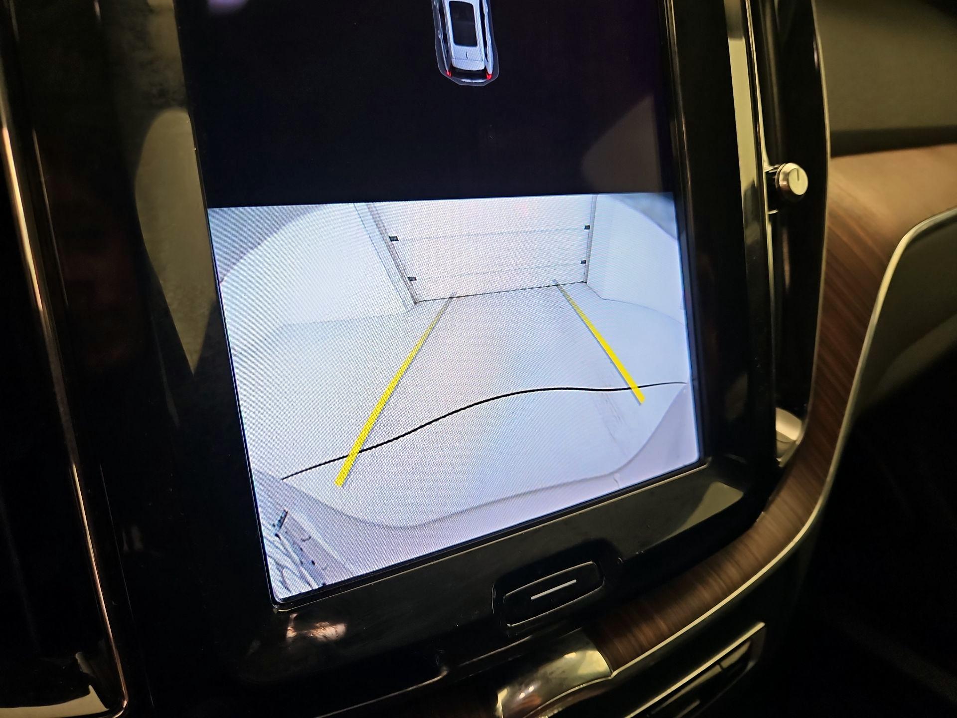 Thumbnail: 2023 Volvo XC60 - 14