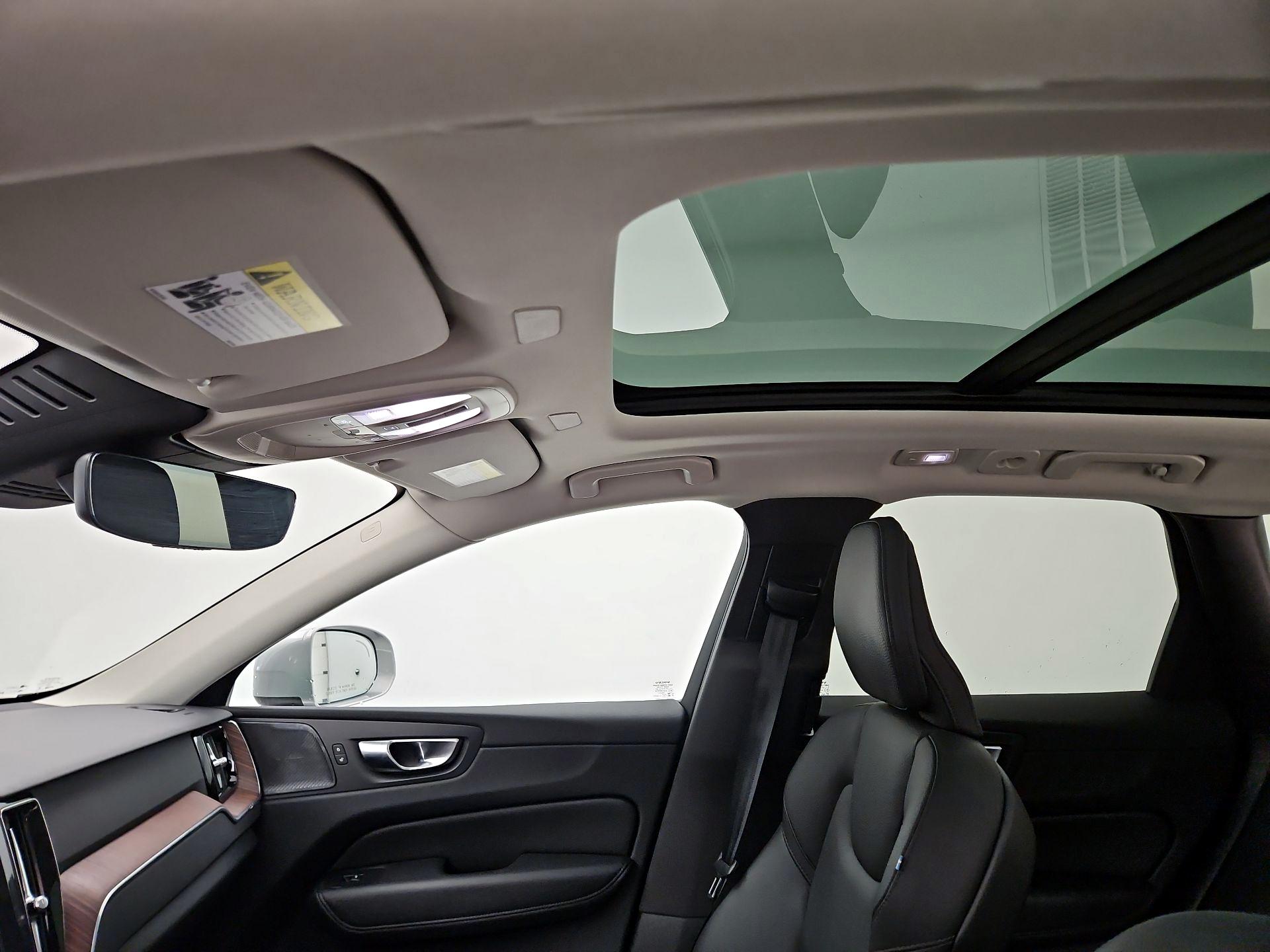 Thumbnail: 2023 Volvo XC60 - 19