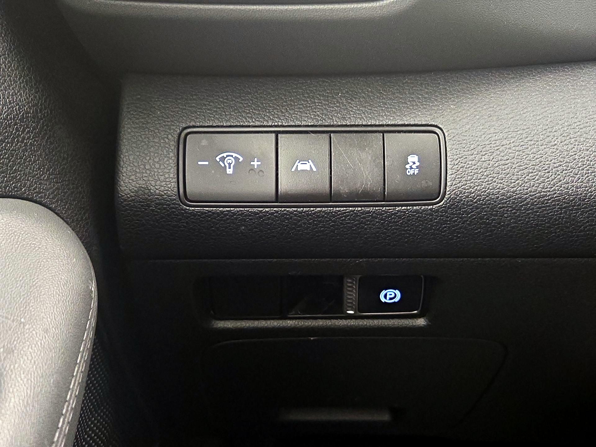 Thumbnail: 2023 Hyundai Santa Fe - 13