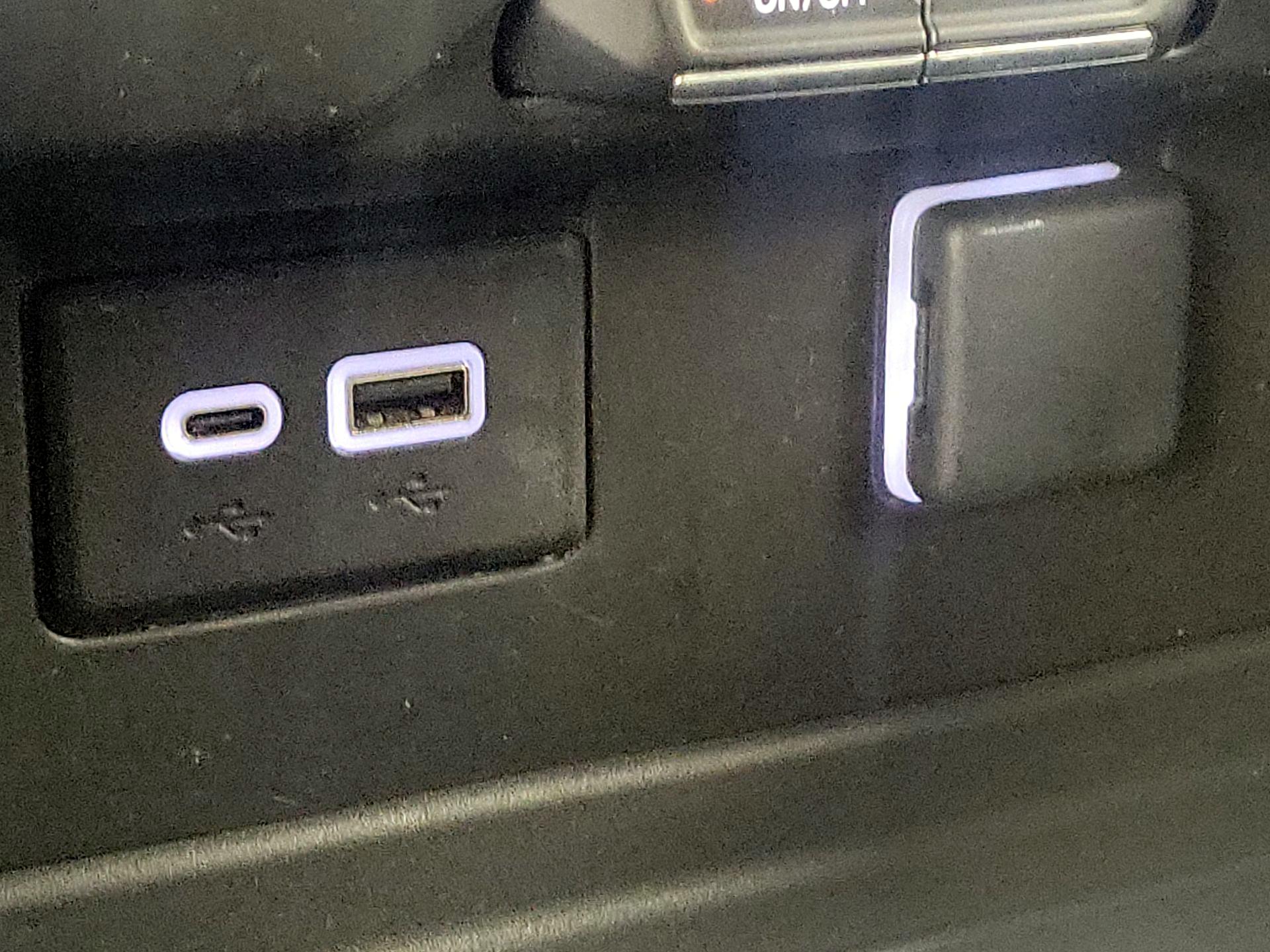 Thumbnail: 2023 GMC Yukon - 19