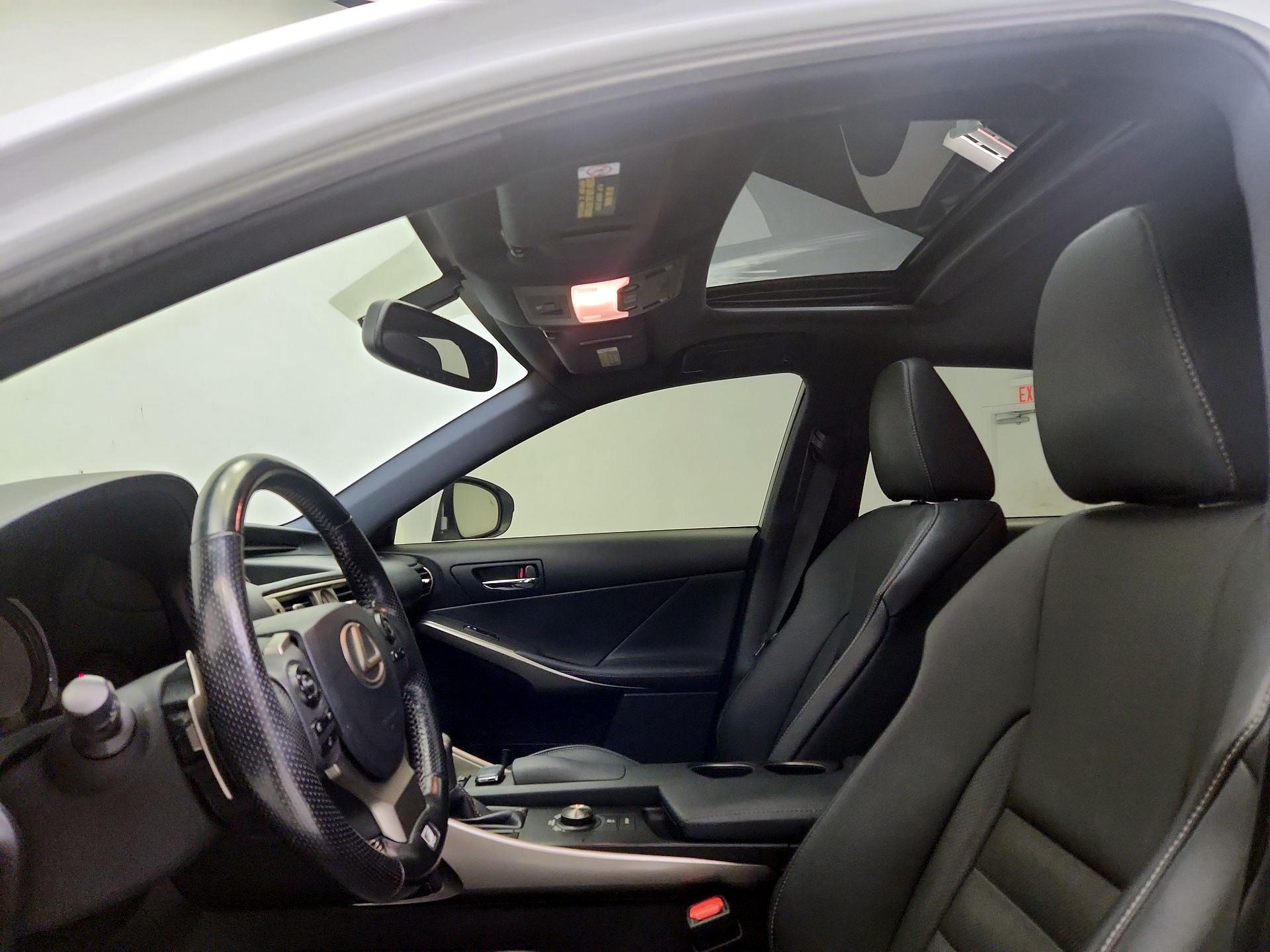 Thumbnail: 2016 Lexus IS - 19