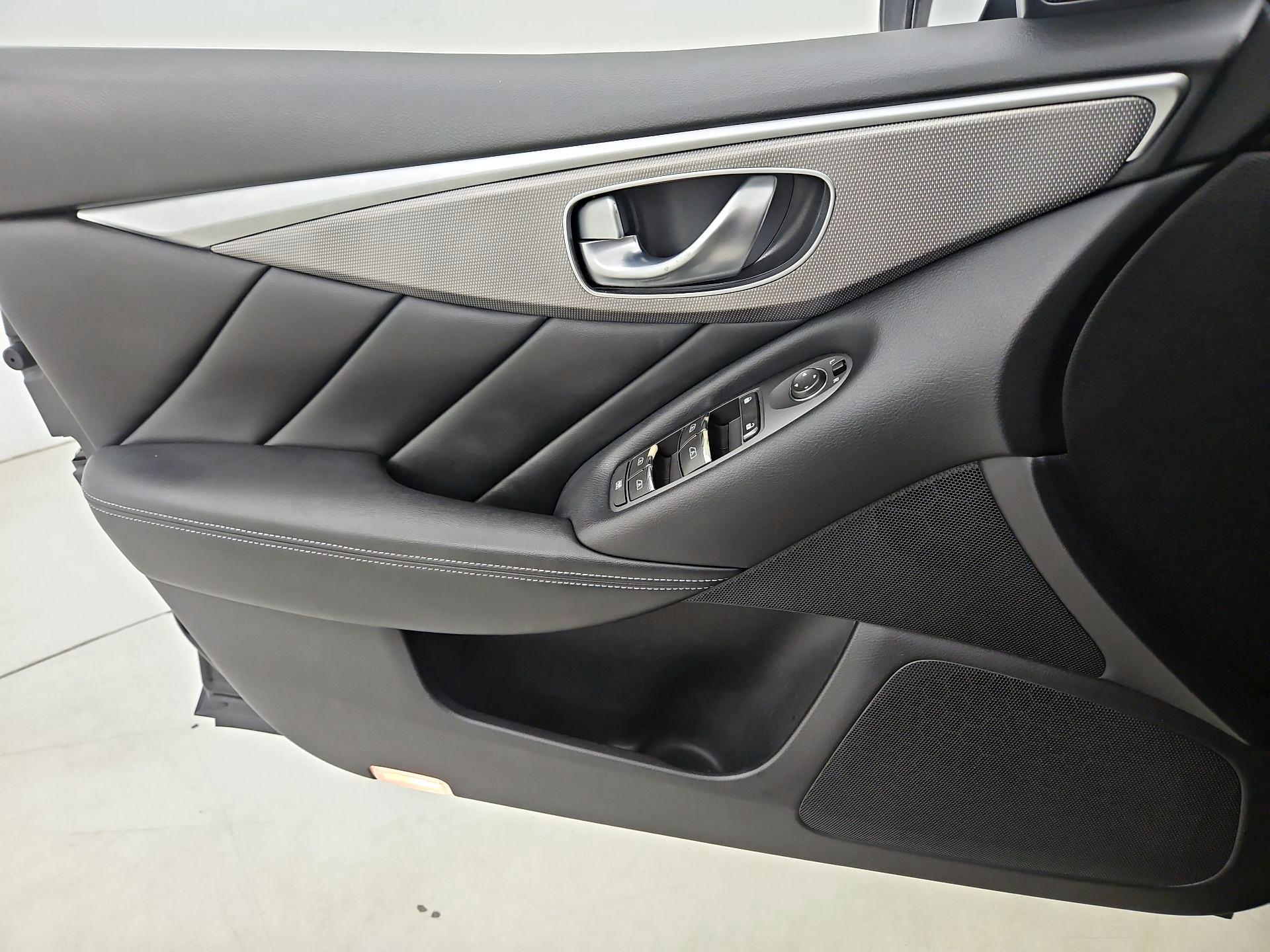 Thumbnail: 2014 INFINITI Q50 - 12