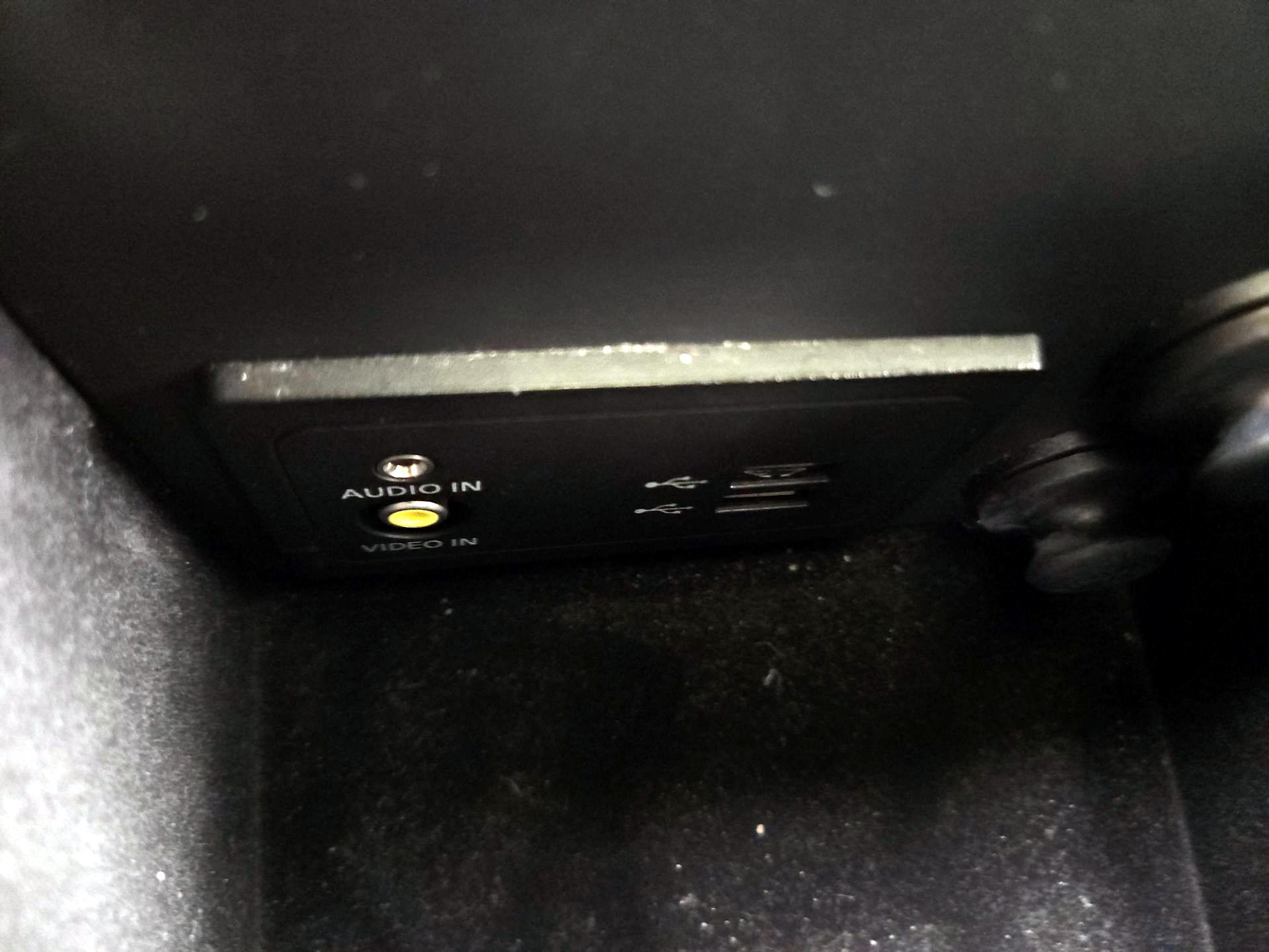 Thumbnail: 2014 INFINITI Q50 - 18