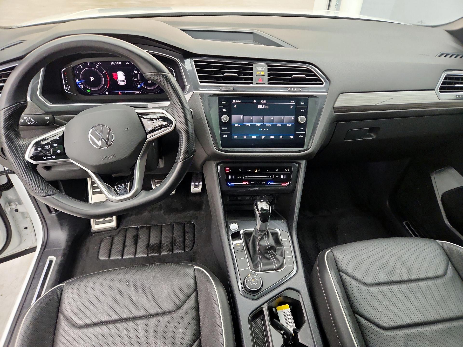 Thumbnail: 2022 Volkswagen Tiguan - 9