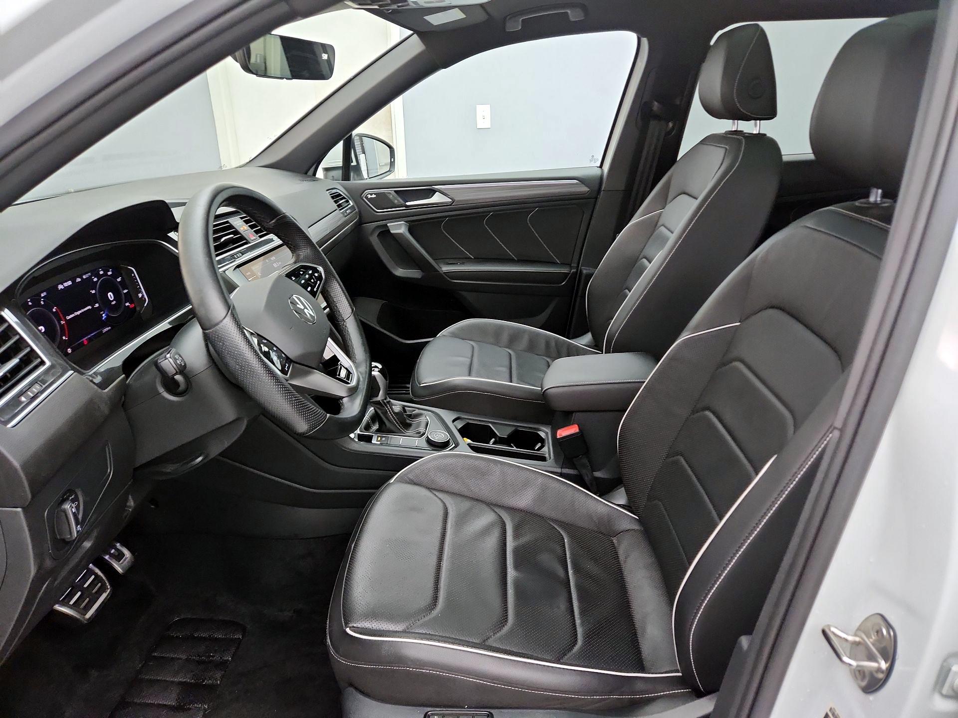 Thumbnail: 2022 Volkswagen Tiguan - 11