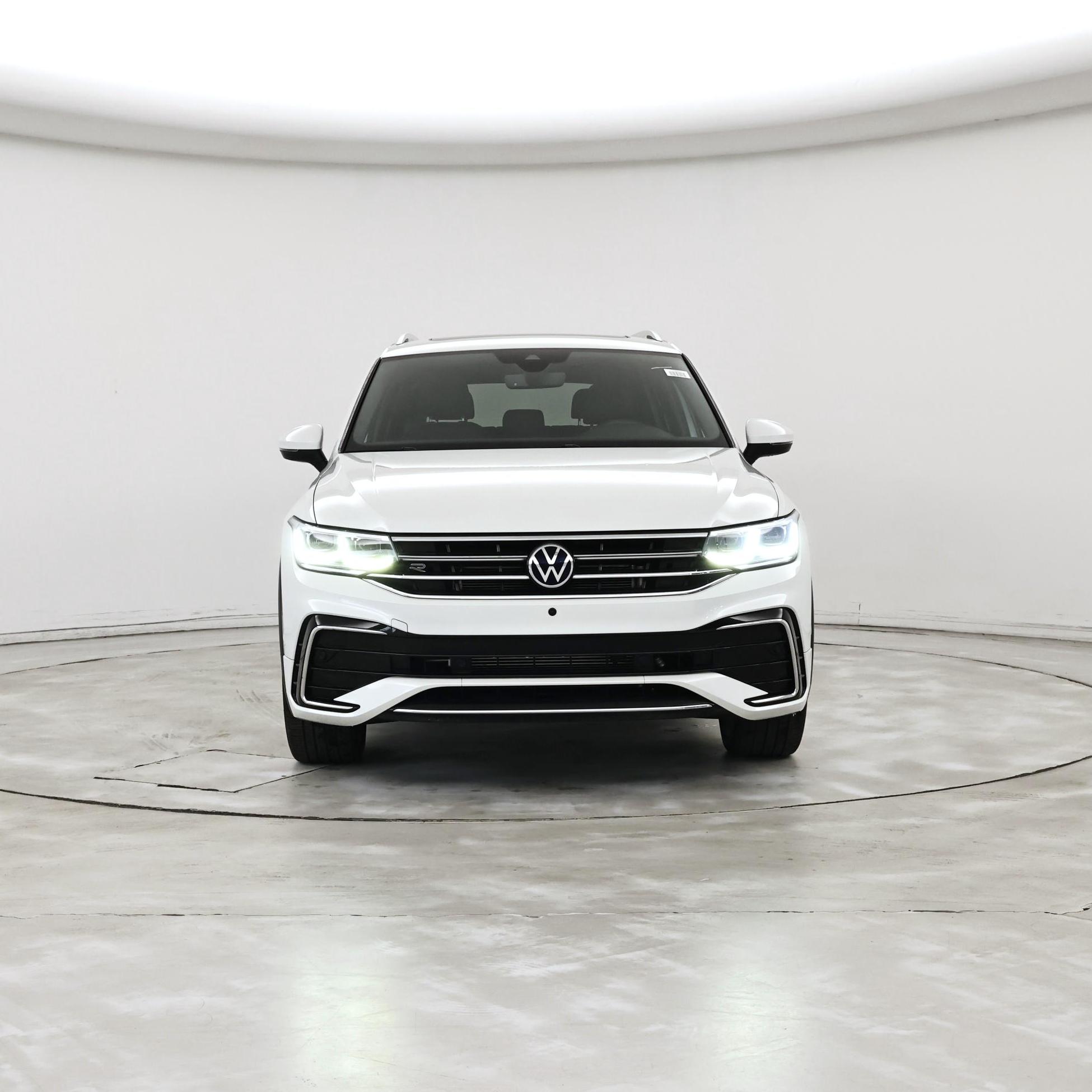 Thumbnail: 2022 Volkswagen Tiguan - 5