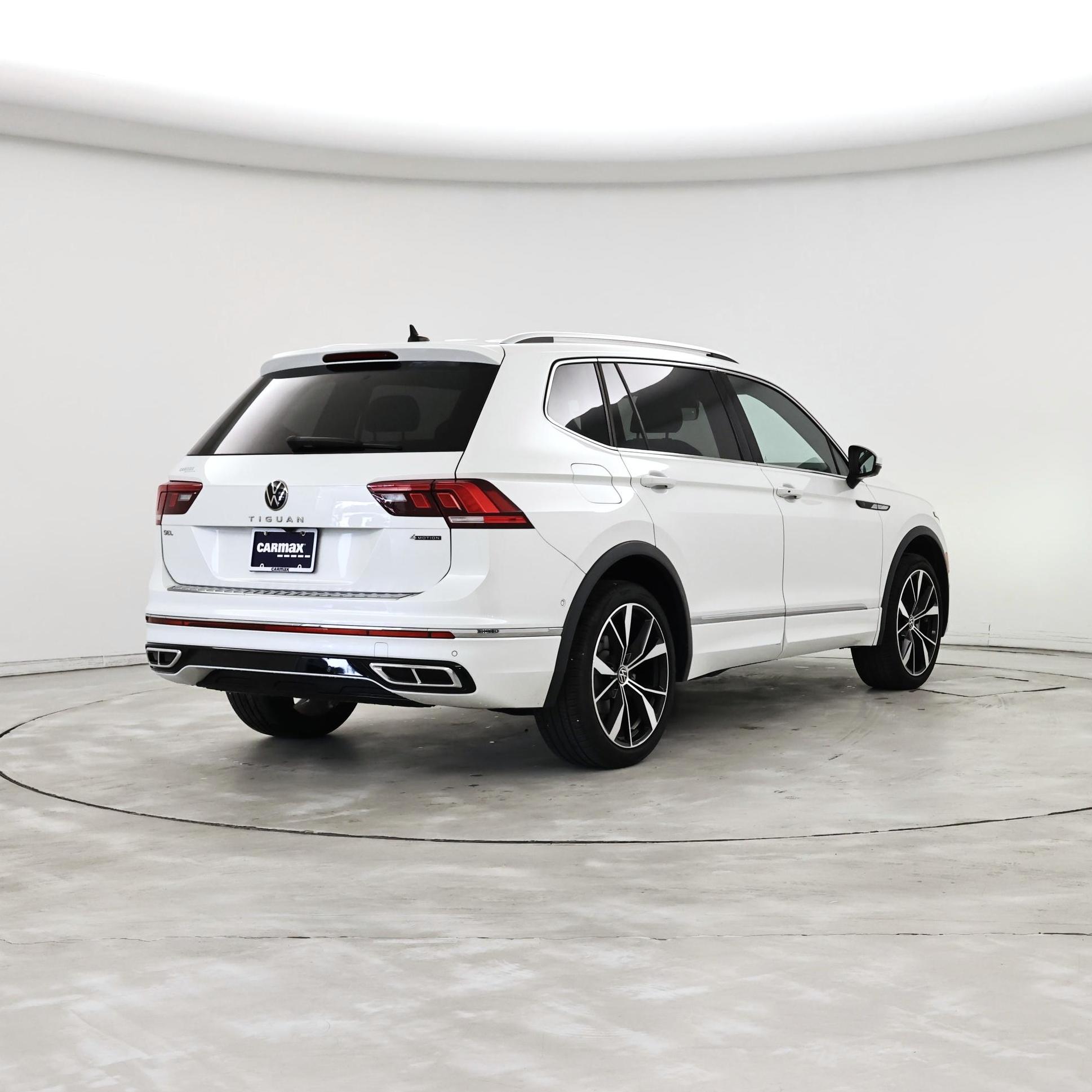 Thumbnail: 2022 Volkswagen Tiguan - 8