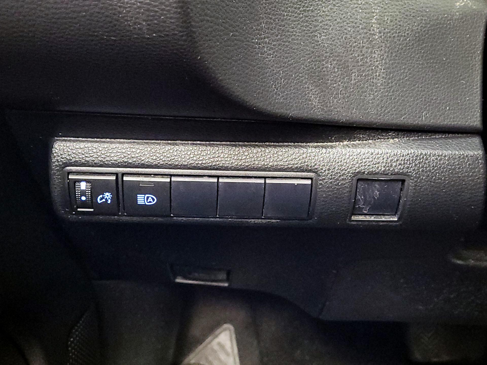 Thumbnail: 2021 Toyota Corolla - 13