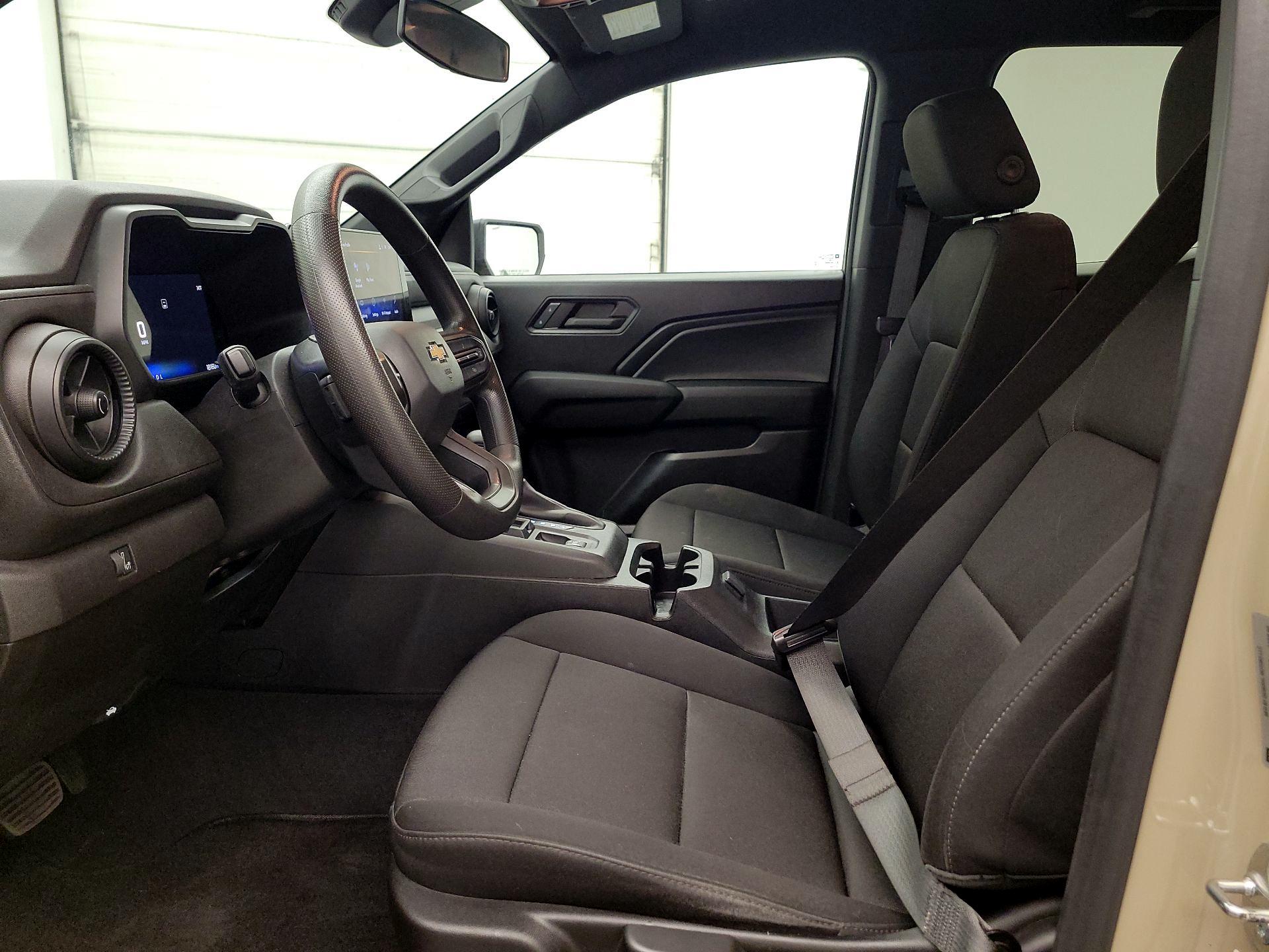 Thumbnail: 2024 Chevrolet Colorado - 11