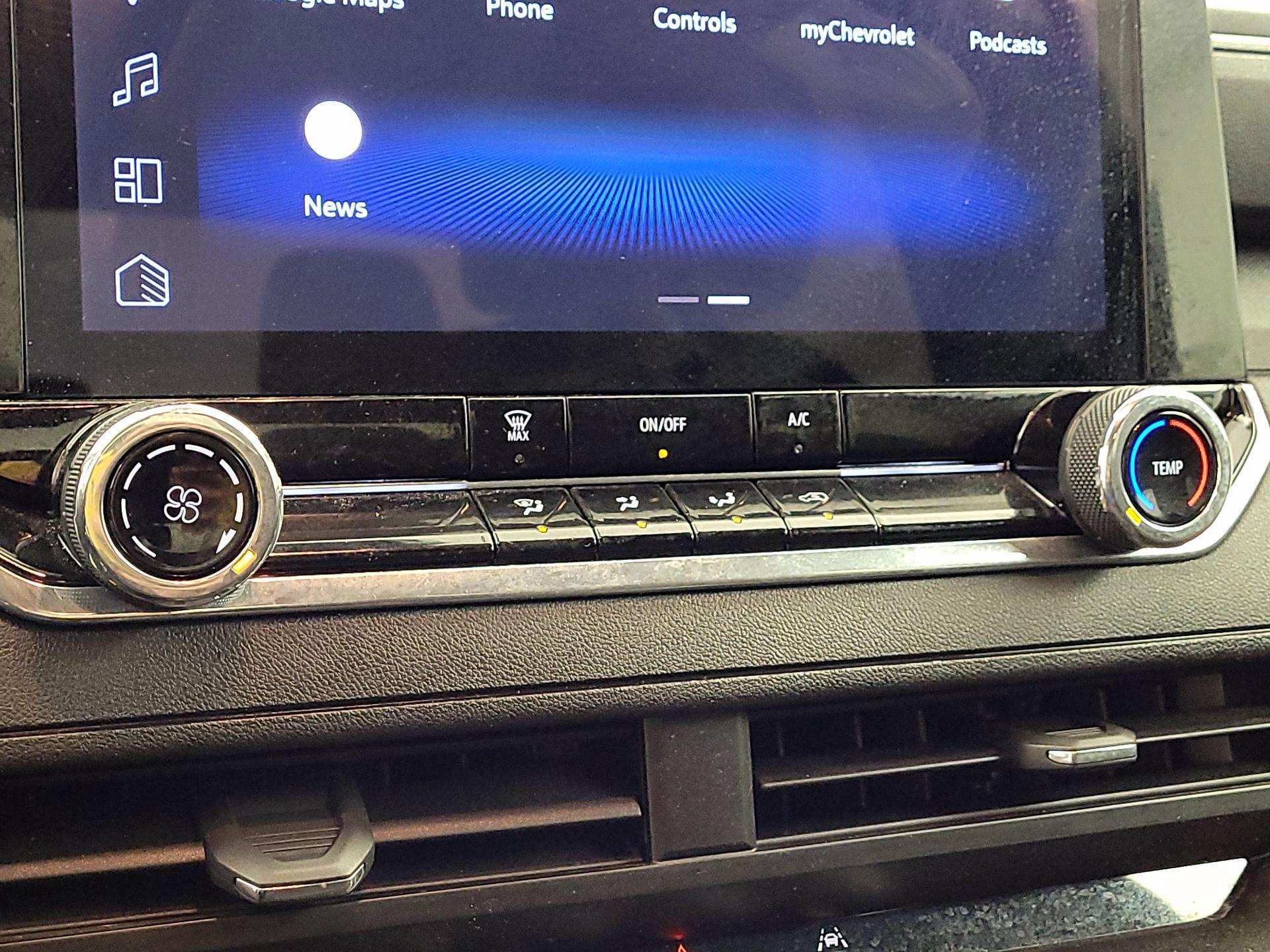 Thumbnail: 2024 Chevrolet Colorado - 16