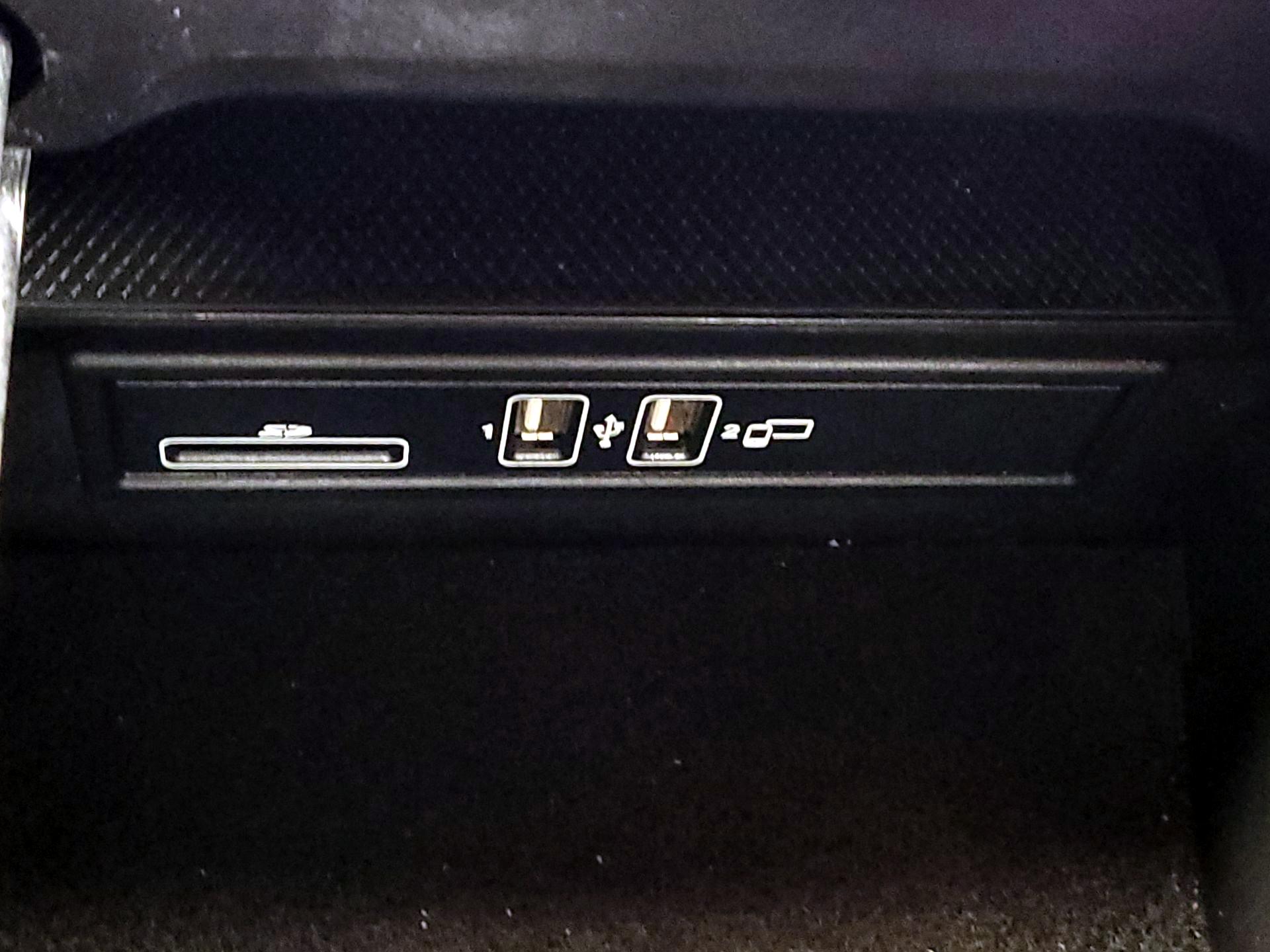 Thumbnail: 2020 Mercedes-Benz C-Class - 18