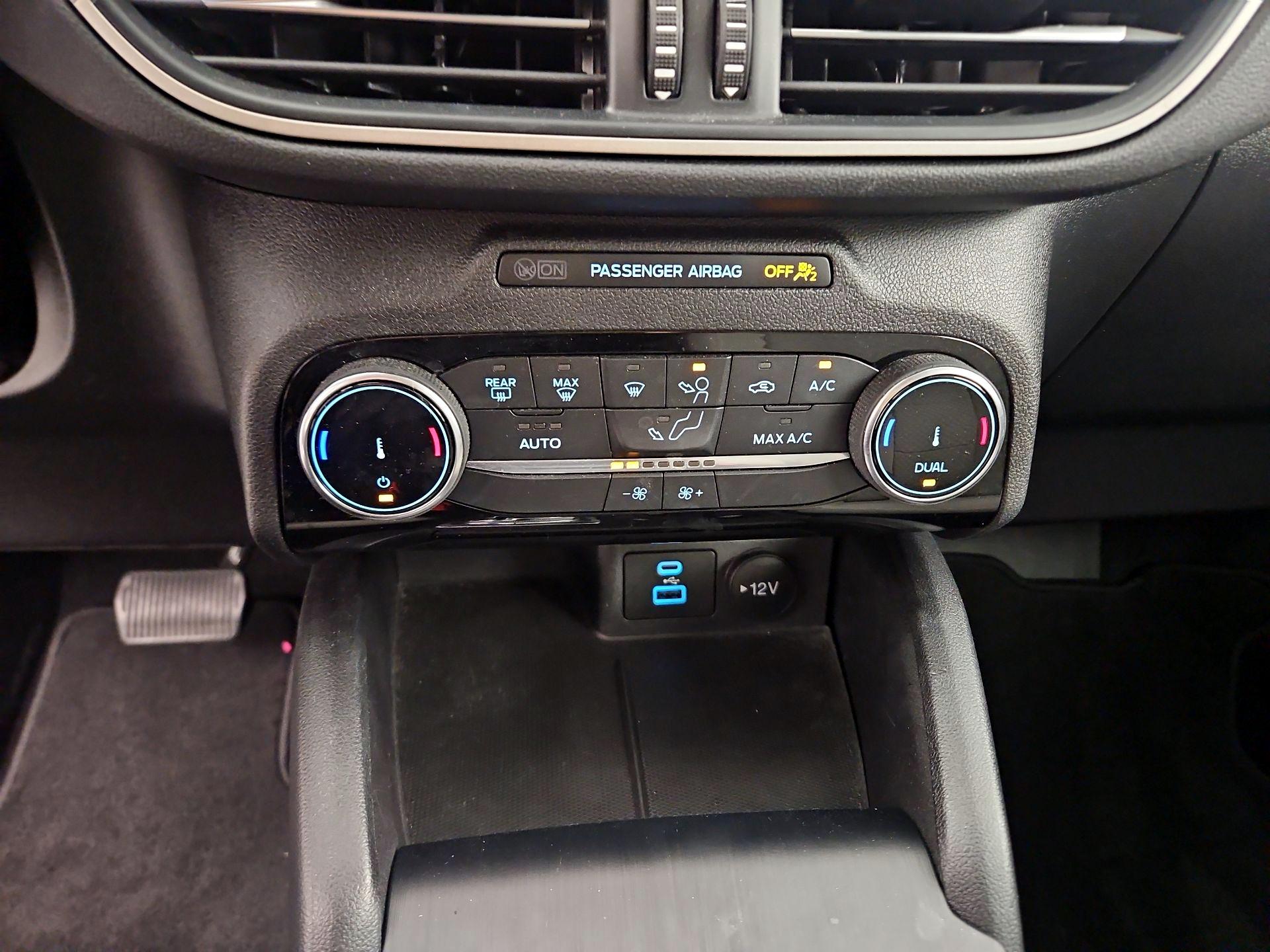 Thumbnail: 2022 Ford Escape - 14