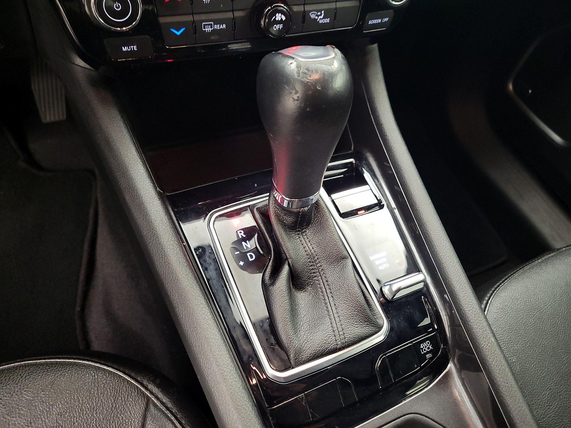 Thumbnail: 2023 Jeep Compass - 17