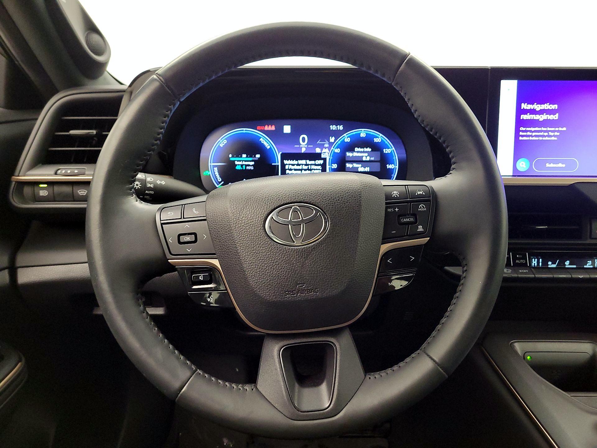 Thumbnail: 2023 Toyota Crown - 10