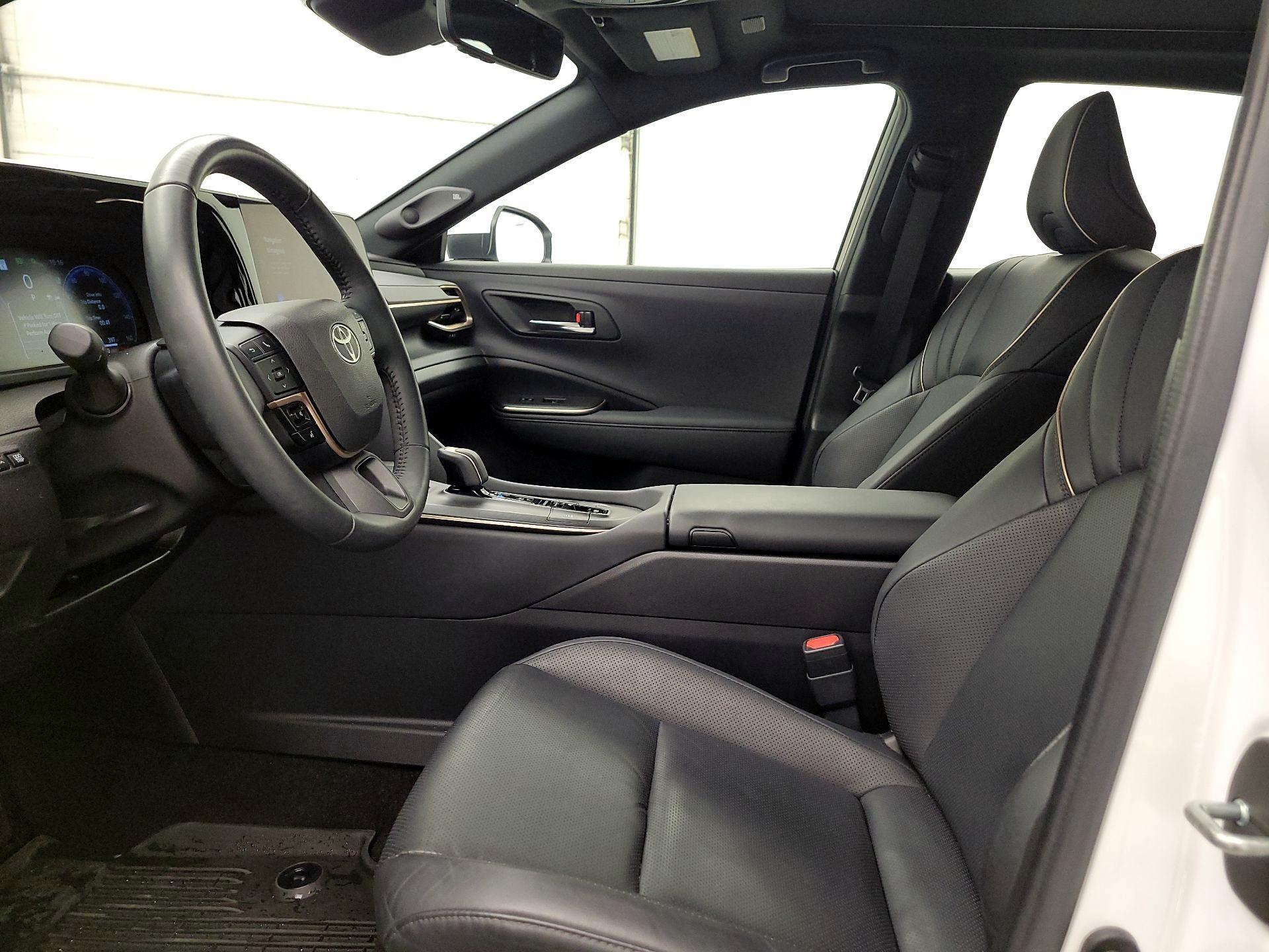 Thumbnail: 2023 Toyota Crown - 11