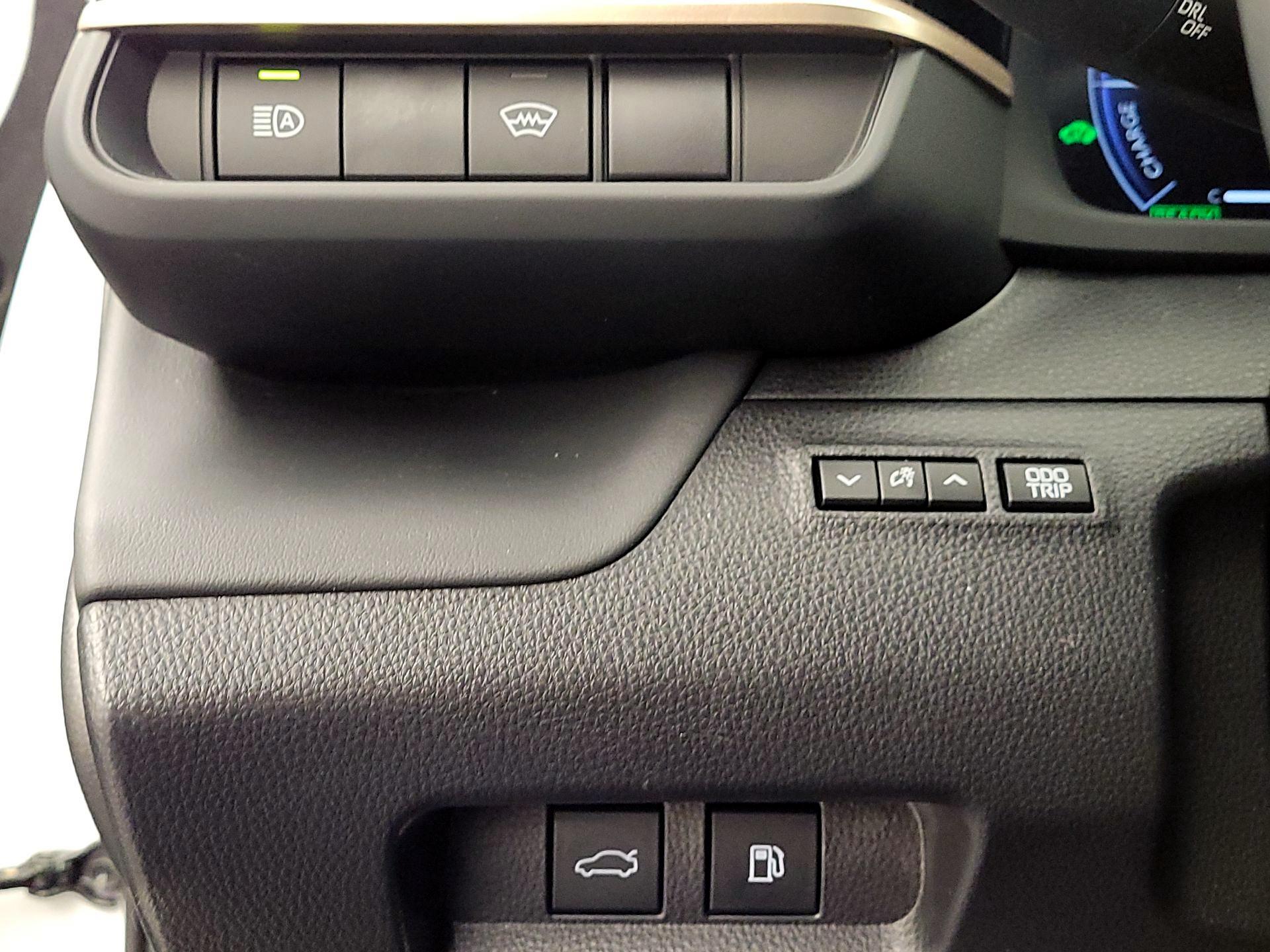 Thumbnail: 2023 Toyota Crown - 13