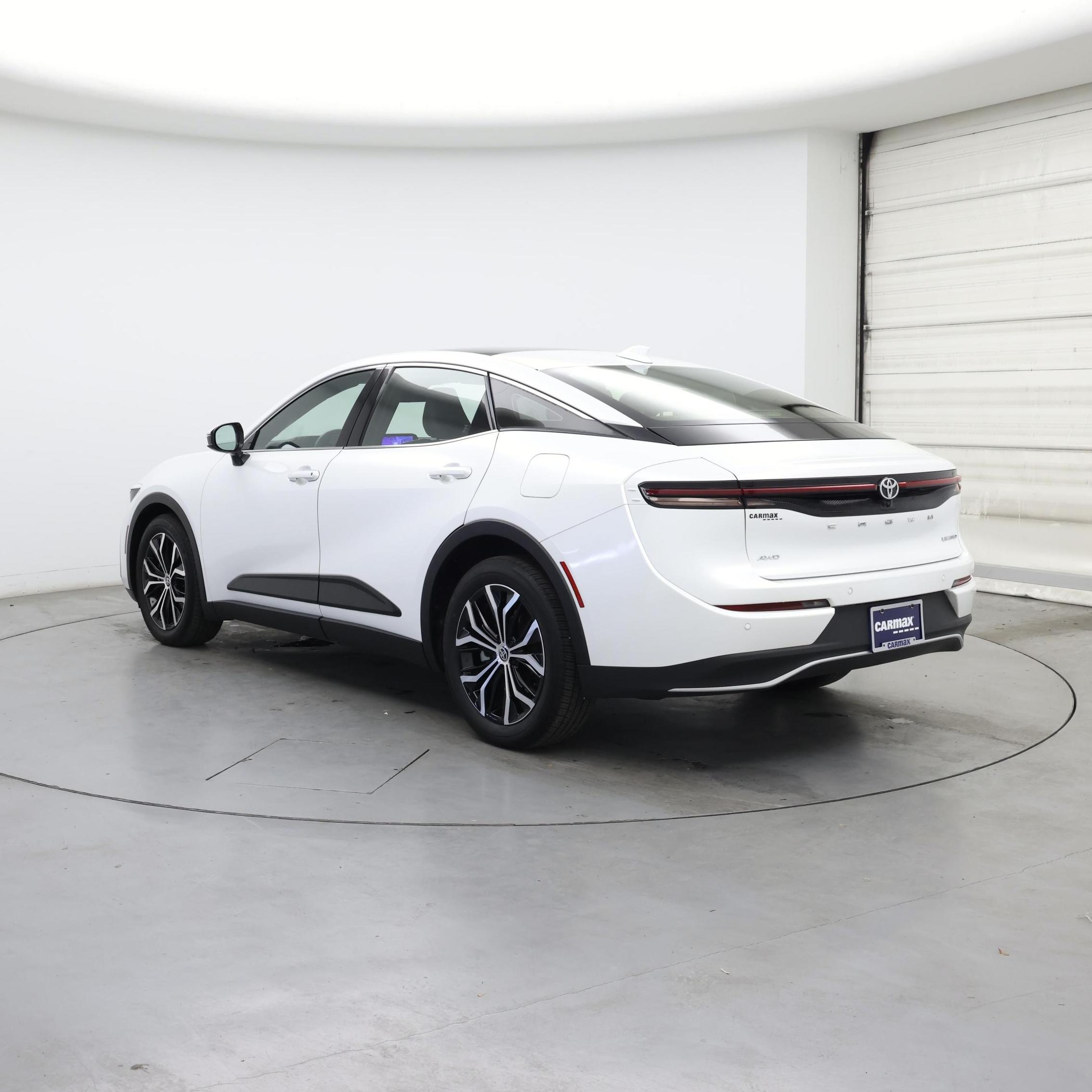 Thumbnail: 2023 Toyota Crown - 2