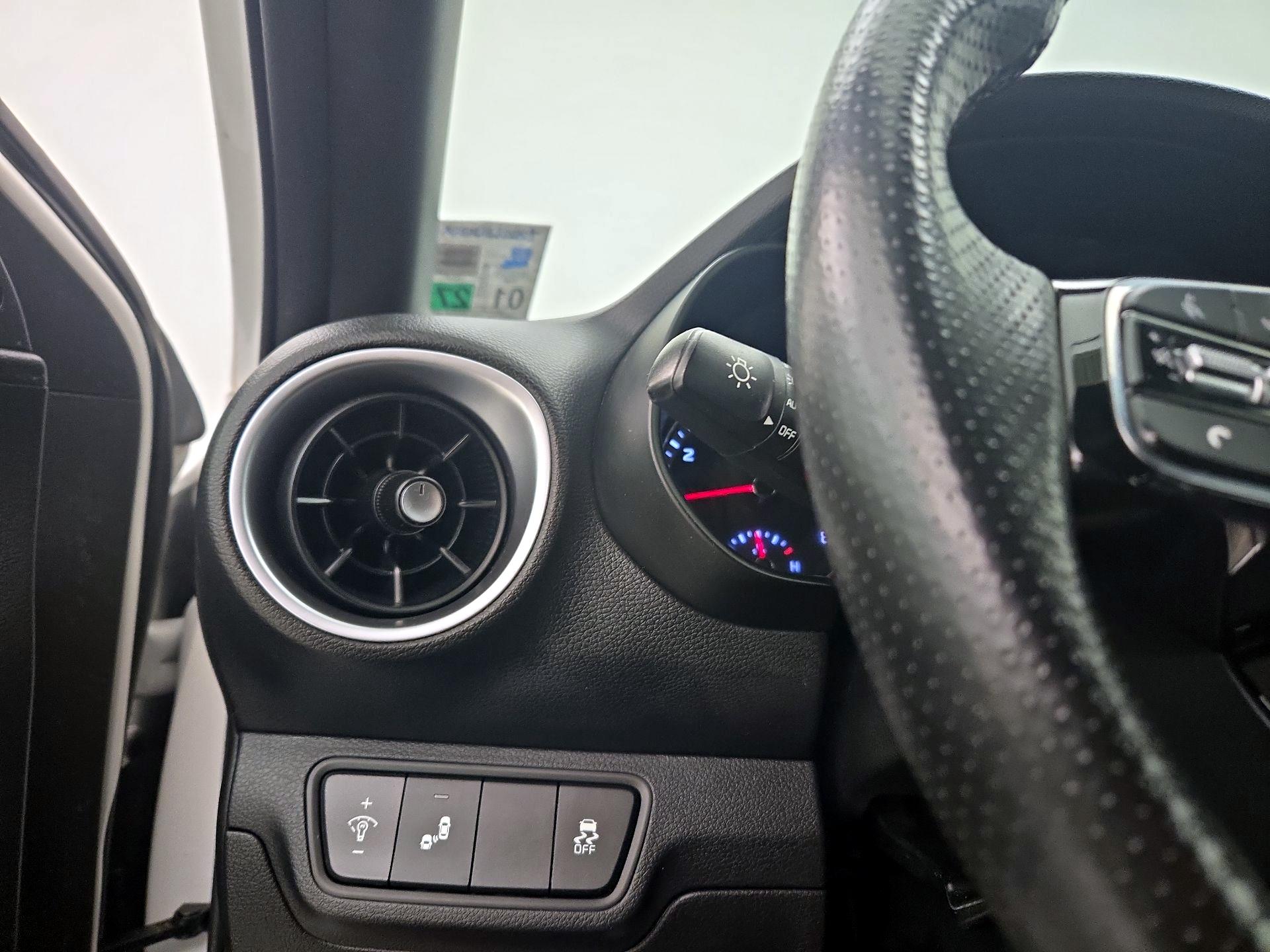 Thumbnail: 2023 Kia Forte - 13