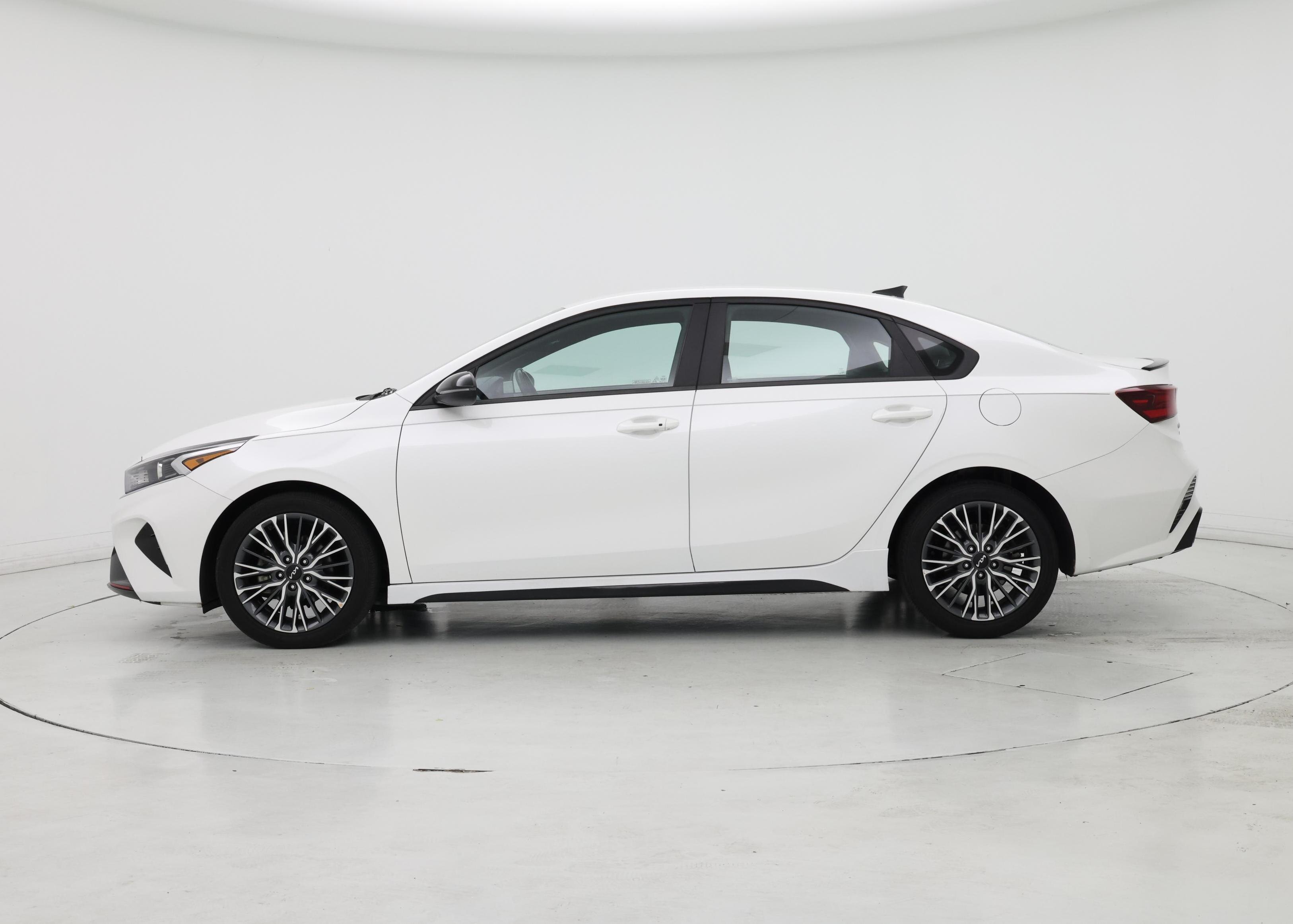 Thumbnail: 2023 Kia Forte - 3