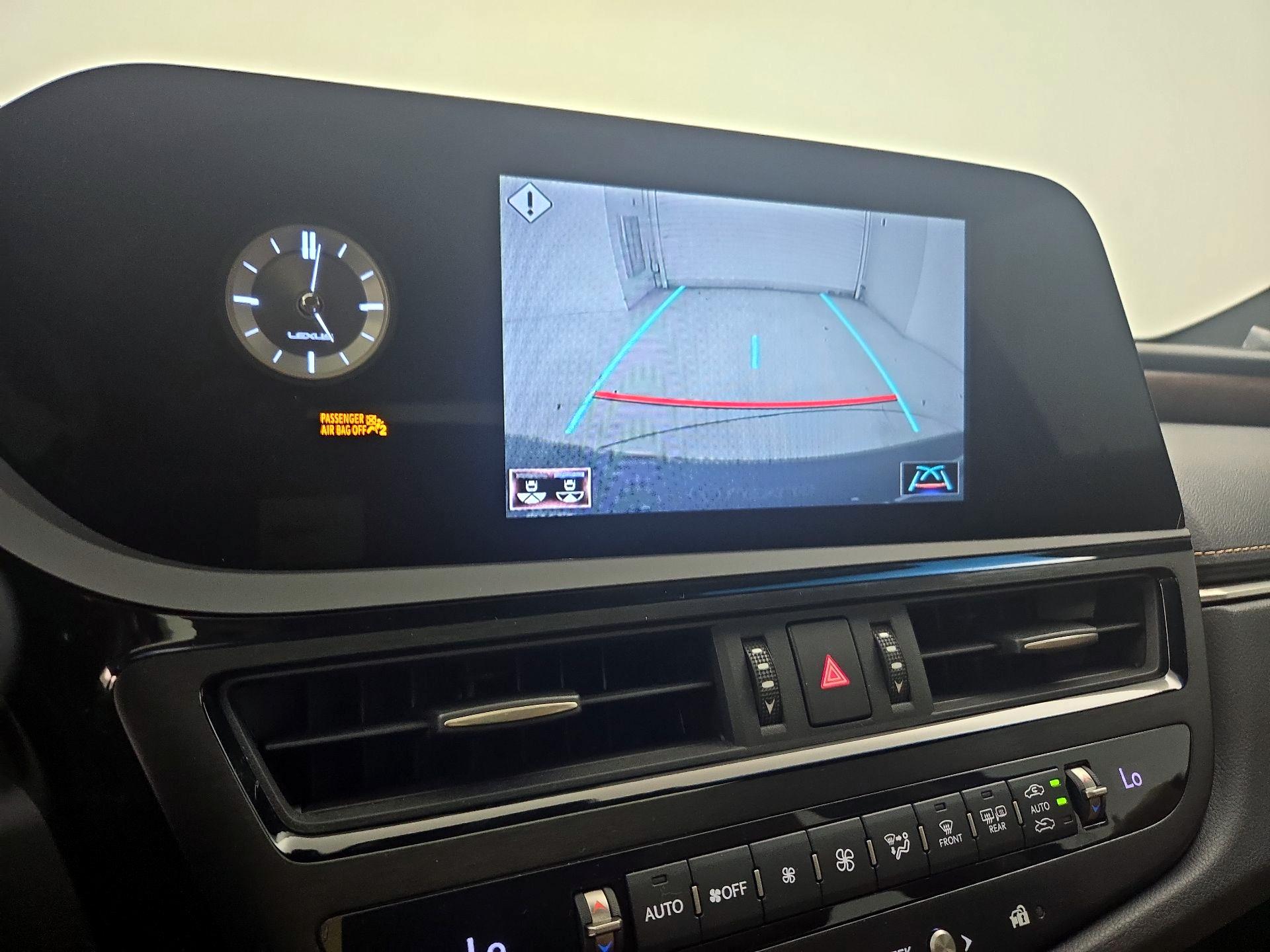 Thumbnail: 2022 Lexus ES - 14