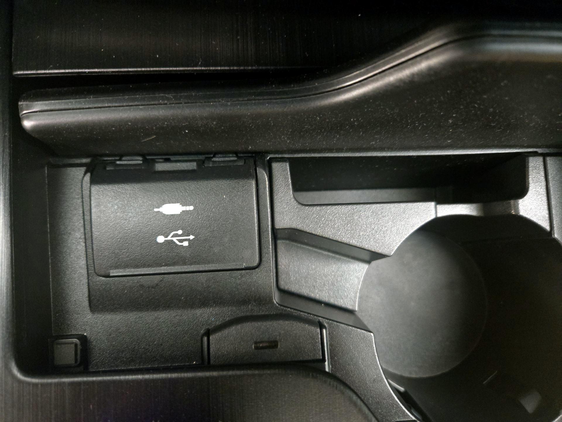 Thumbnail: 2022 Lexus ES - 18