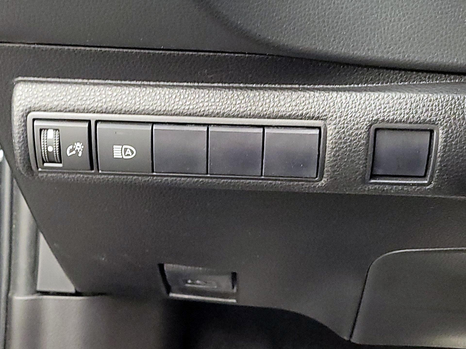 Thumbnail: 2021 Toyota Corolla - 13