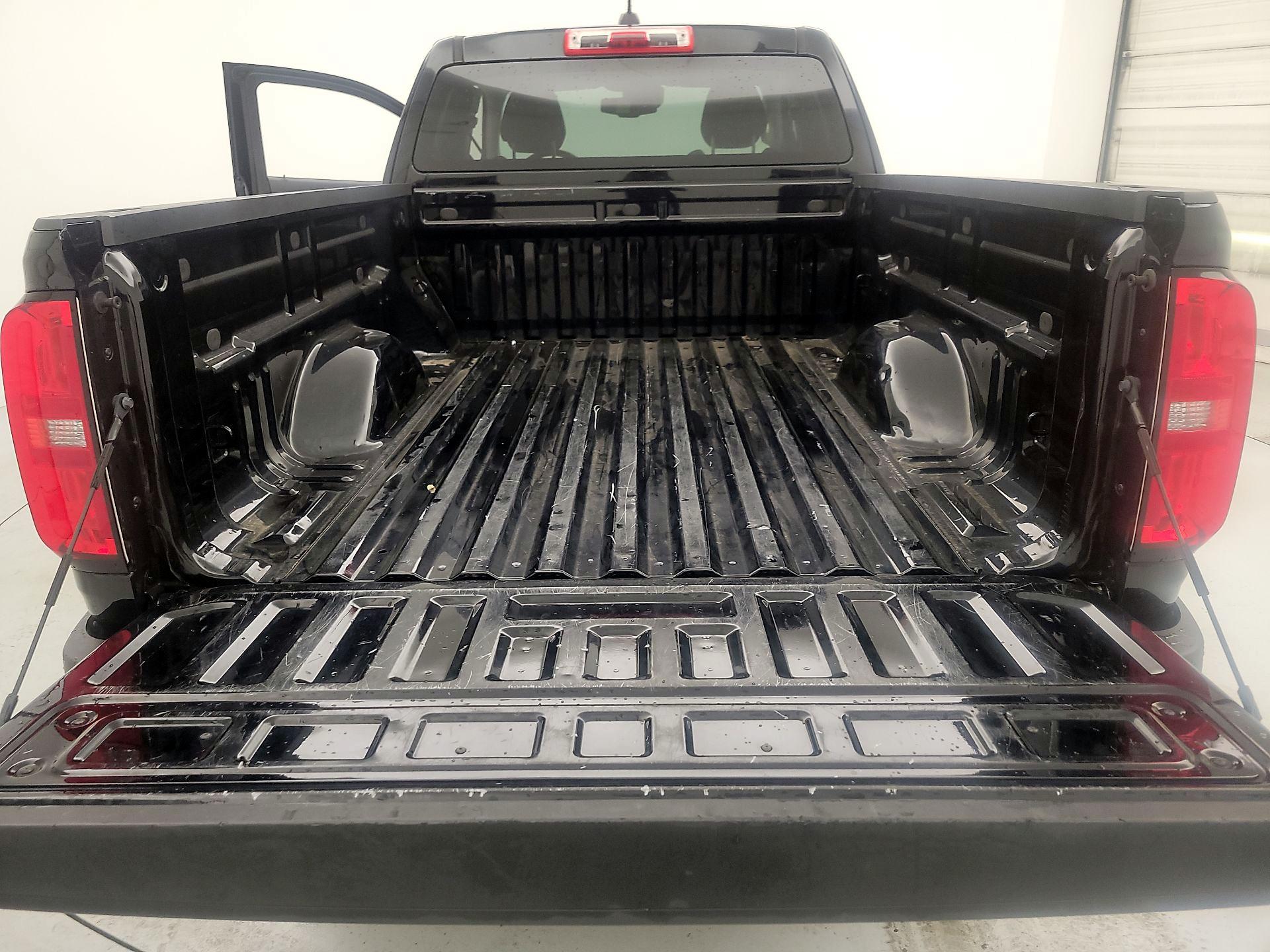 Thumbnail: 2022 Chevrolet Colorado - 19