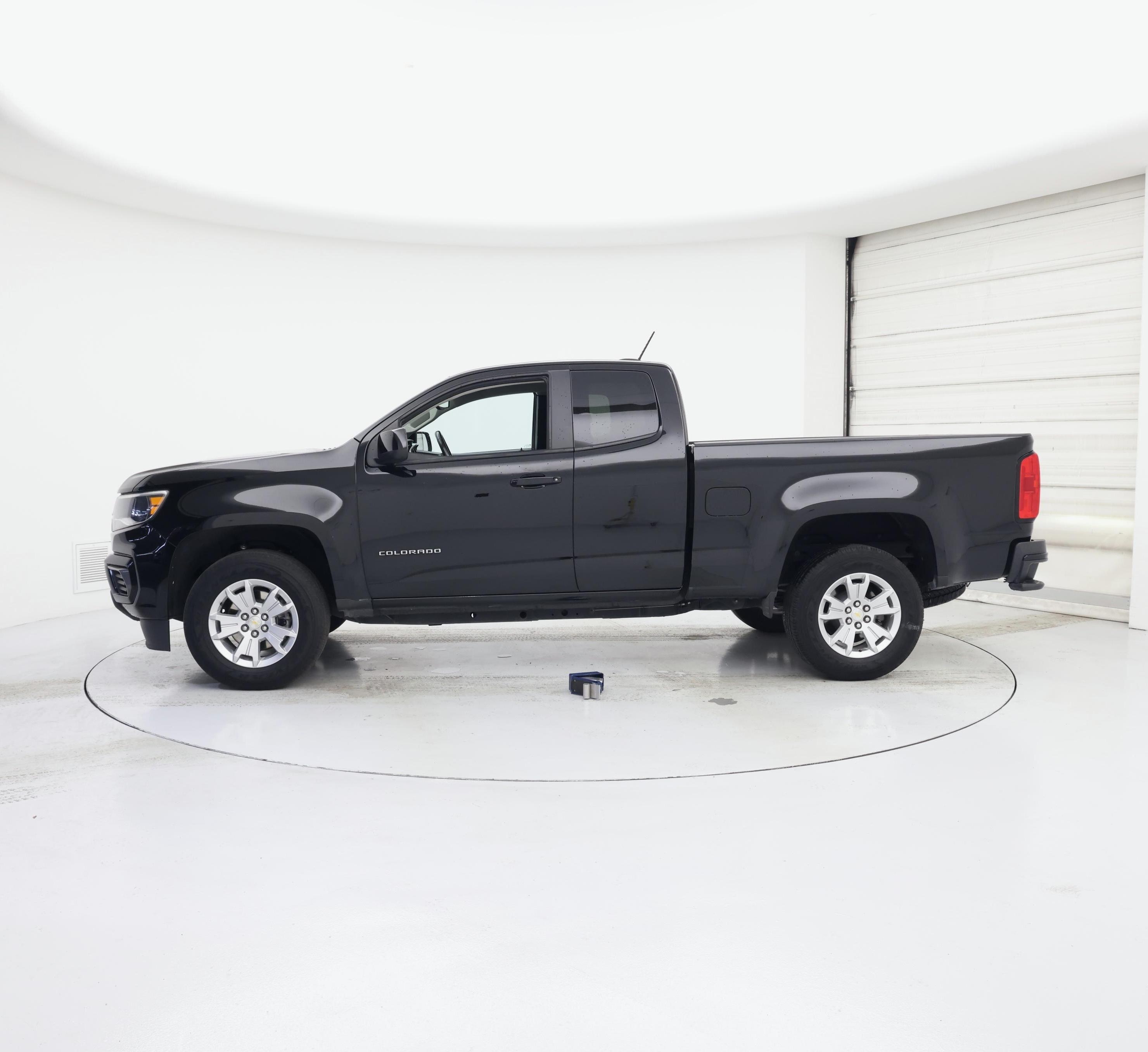 Thumbnail: 2022 Chevrolet Colorado - 3