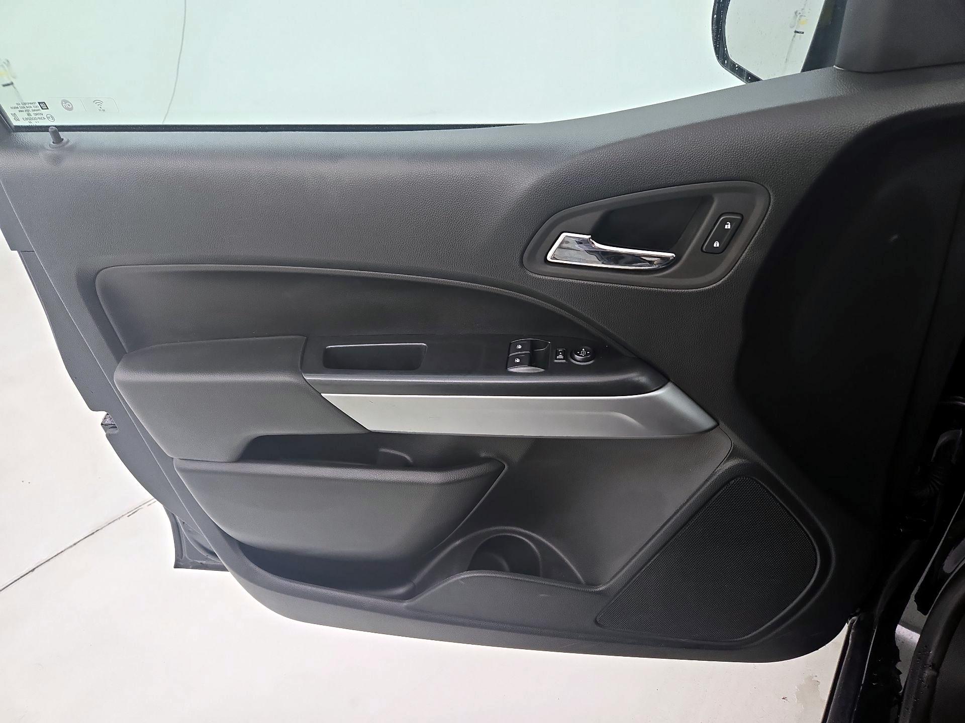 Thumbnail: 2022 Chevrolet Colorado - 12