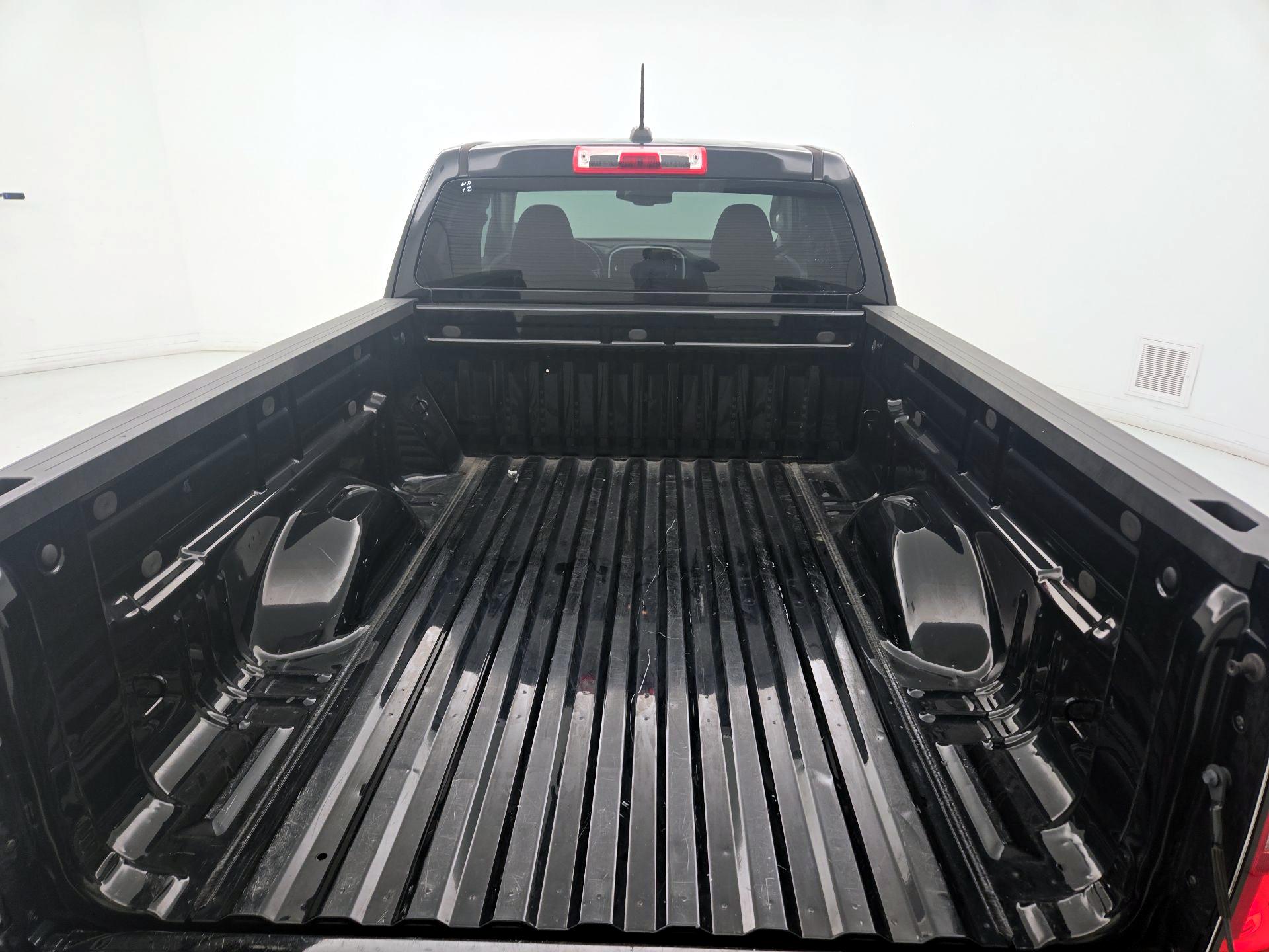 Thumbnail: 2022 Chevrolet Colorado - 19