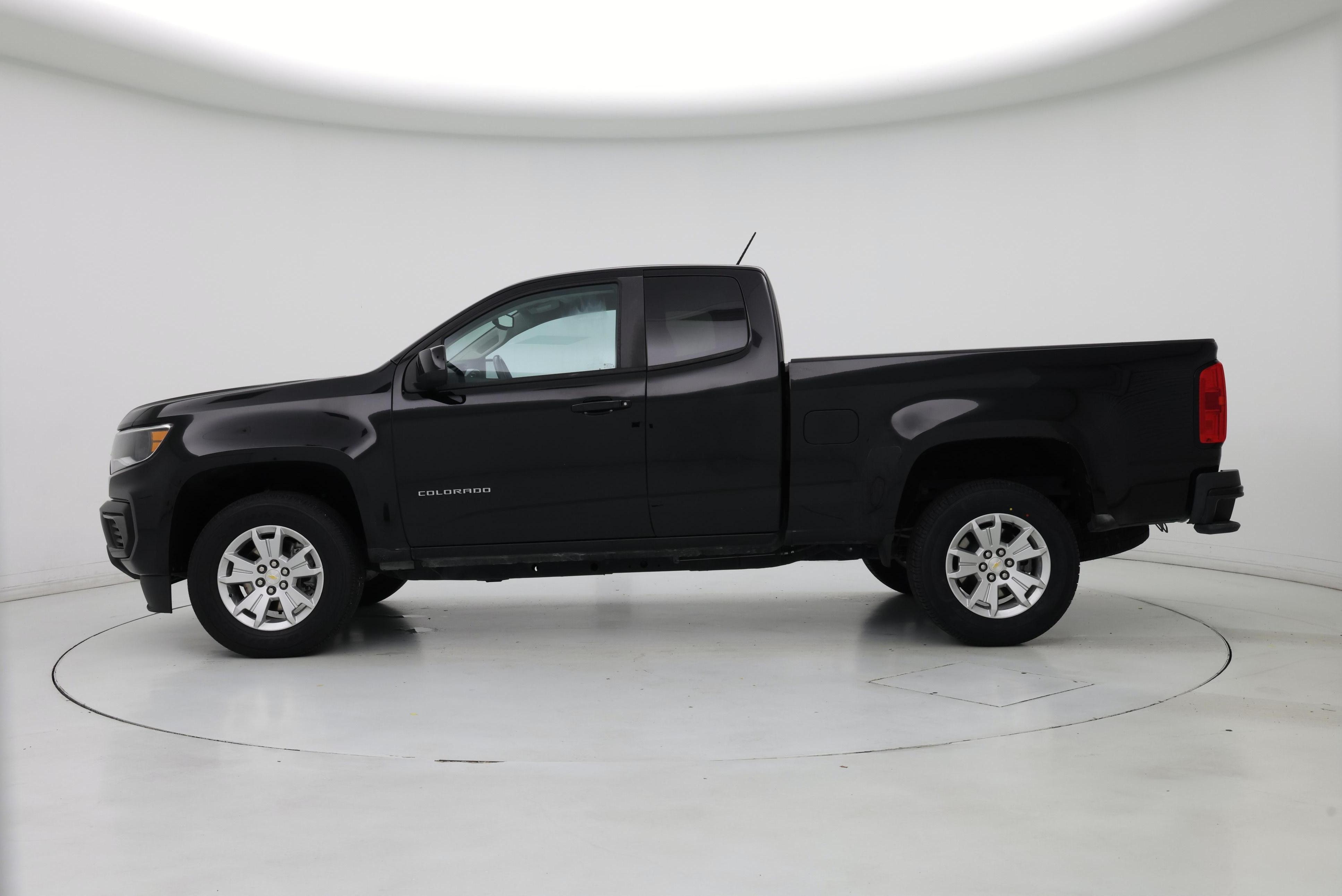 Thumbnail: 2022 Chevrolet Colorado - 3