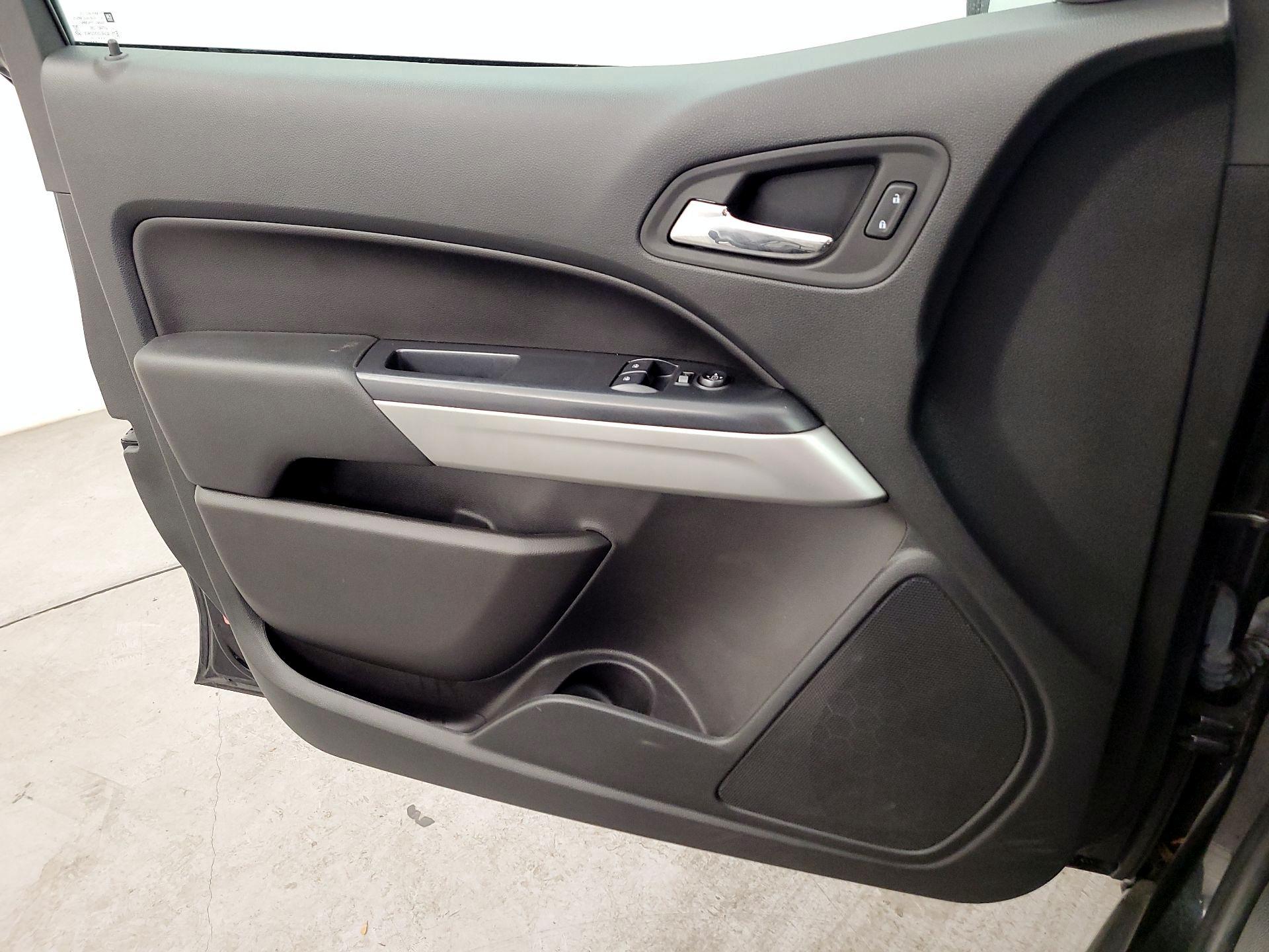 Thumbnail: 2022 Chevrolet Colorado - 12