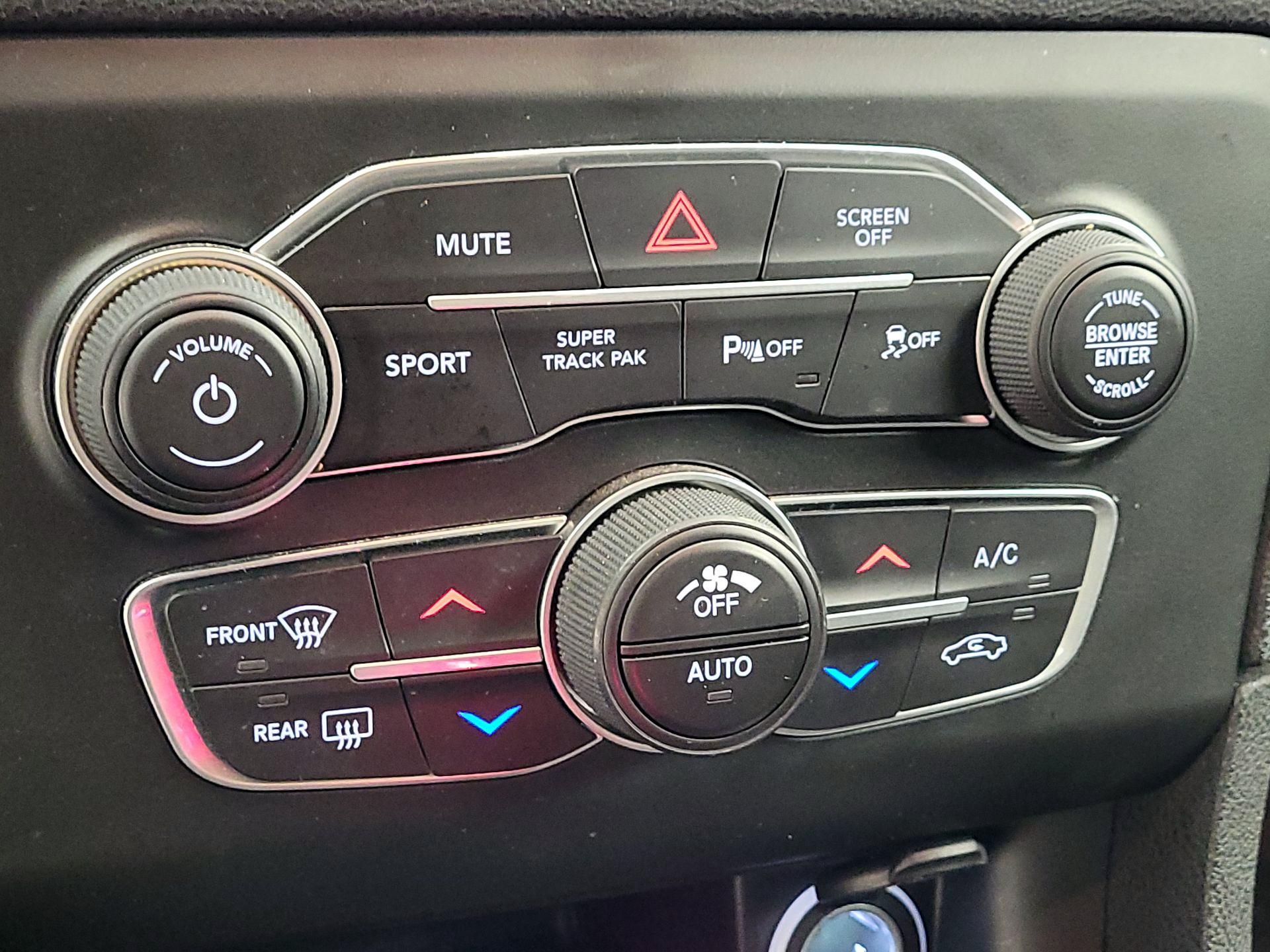 Thumbnail: 2021 Dodge Charger - 16