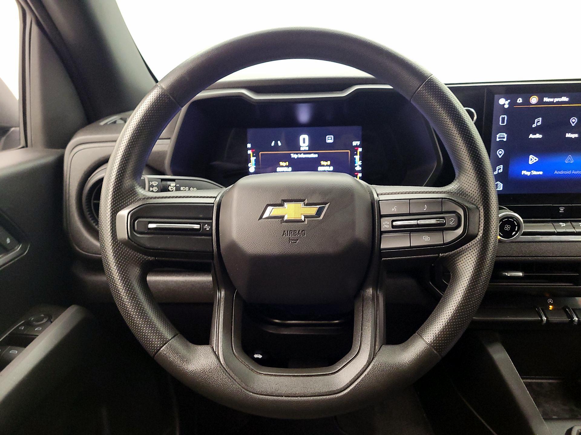 Thumbnail: 2023 Chevrolet Colorado - 10