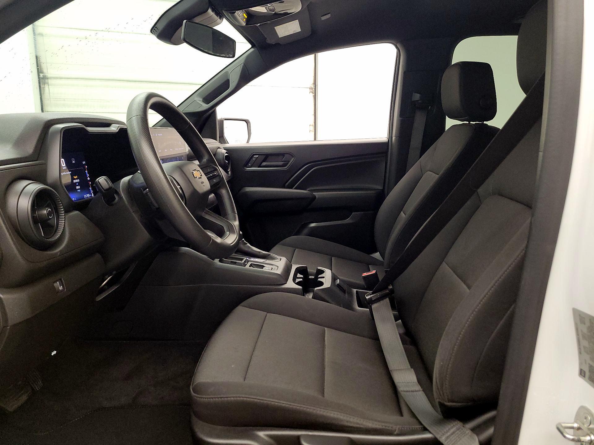 Thumbnail: 2023 Chevrolet Colorado - 11