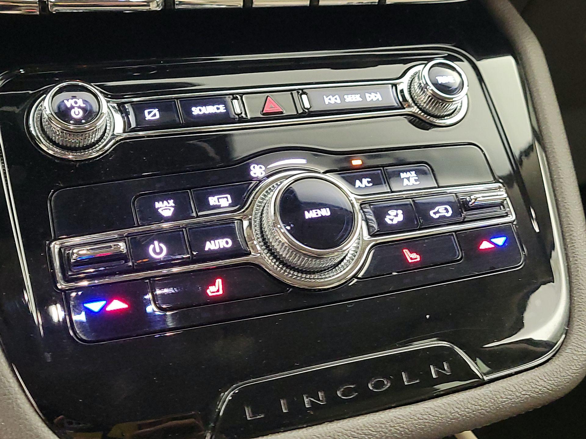 Thumbnail: 2021 Lincoln Corsair - 16