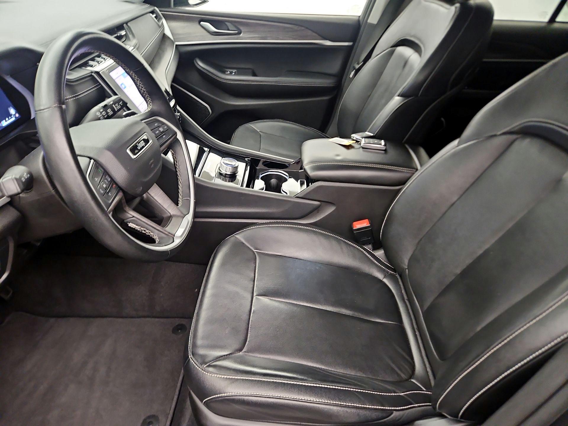 Thumbnail: 2022 Jeep Grand Cherokee - 11