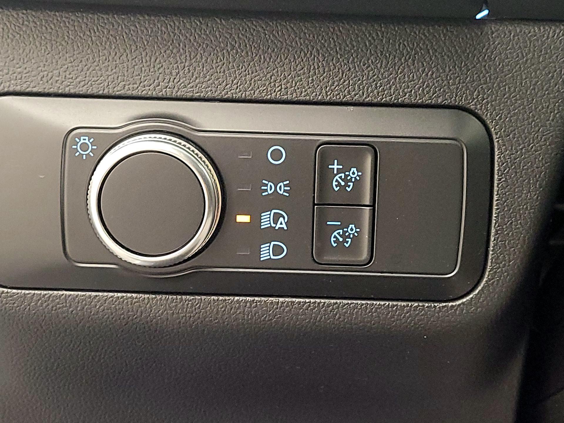 Thumbnail: 2022 Ford Escape - 13